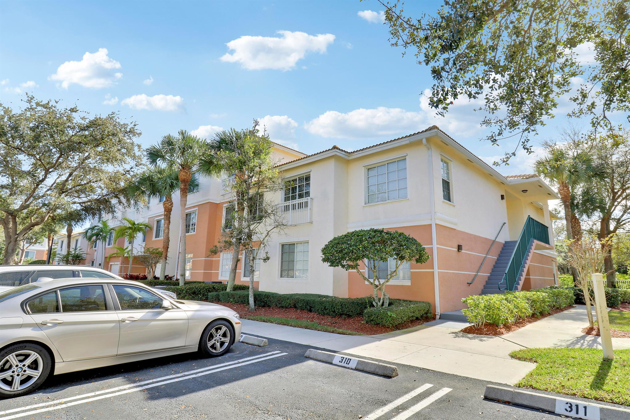 1212 Myrtlewood Circle E