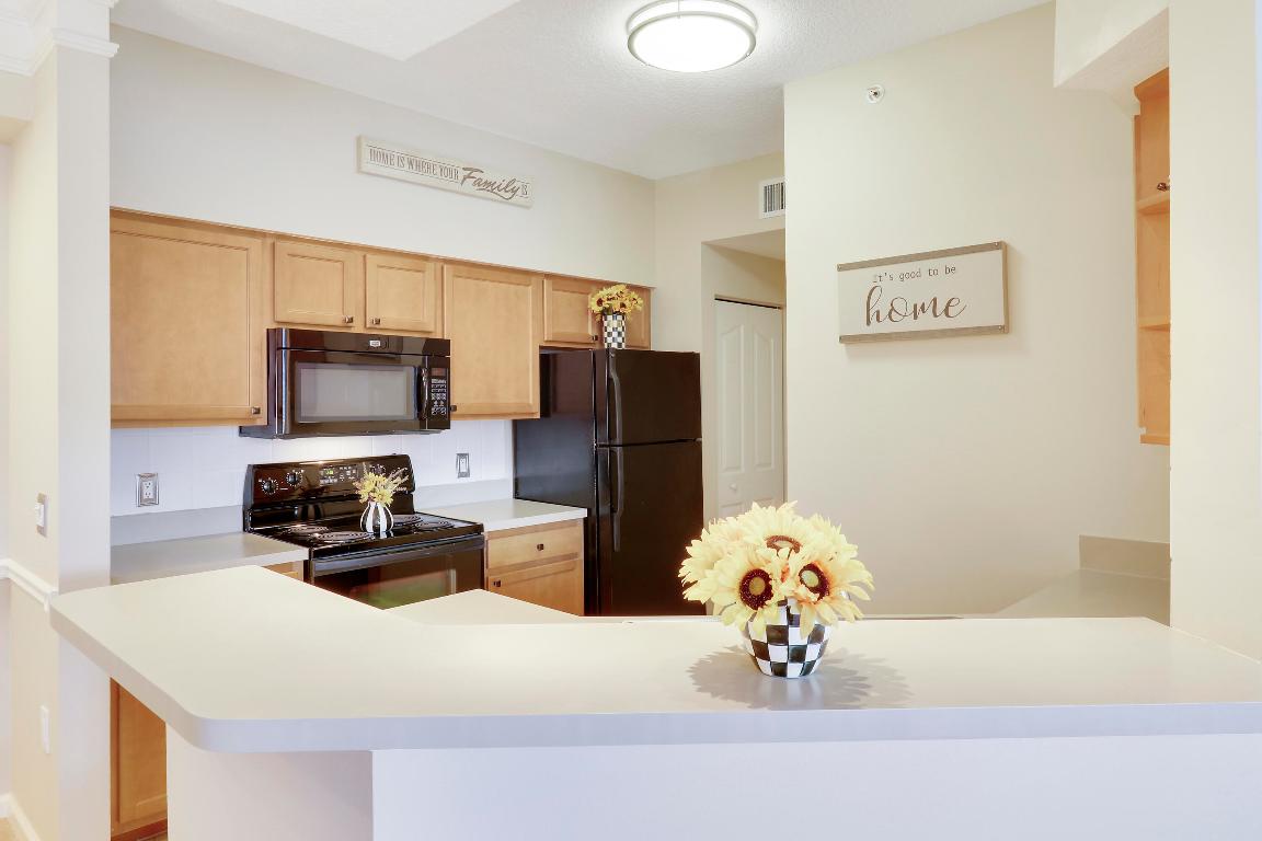 1212 Myrtlewood Circle E