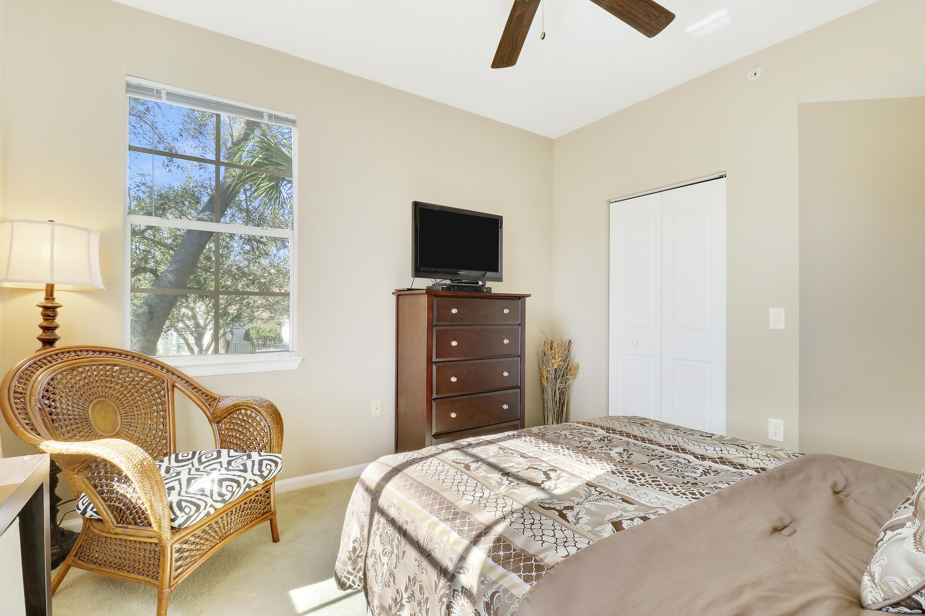 1212 Myrtlewood Circle E