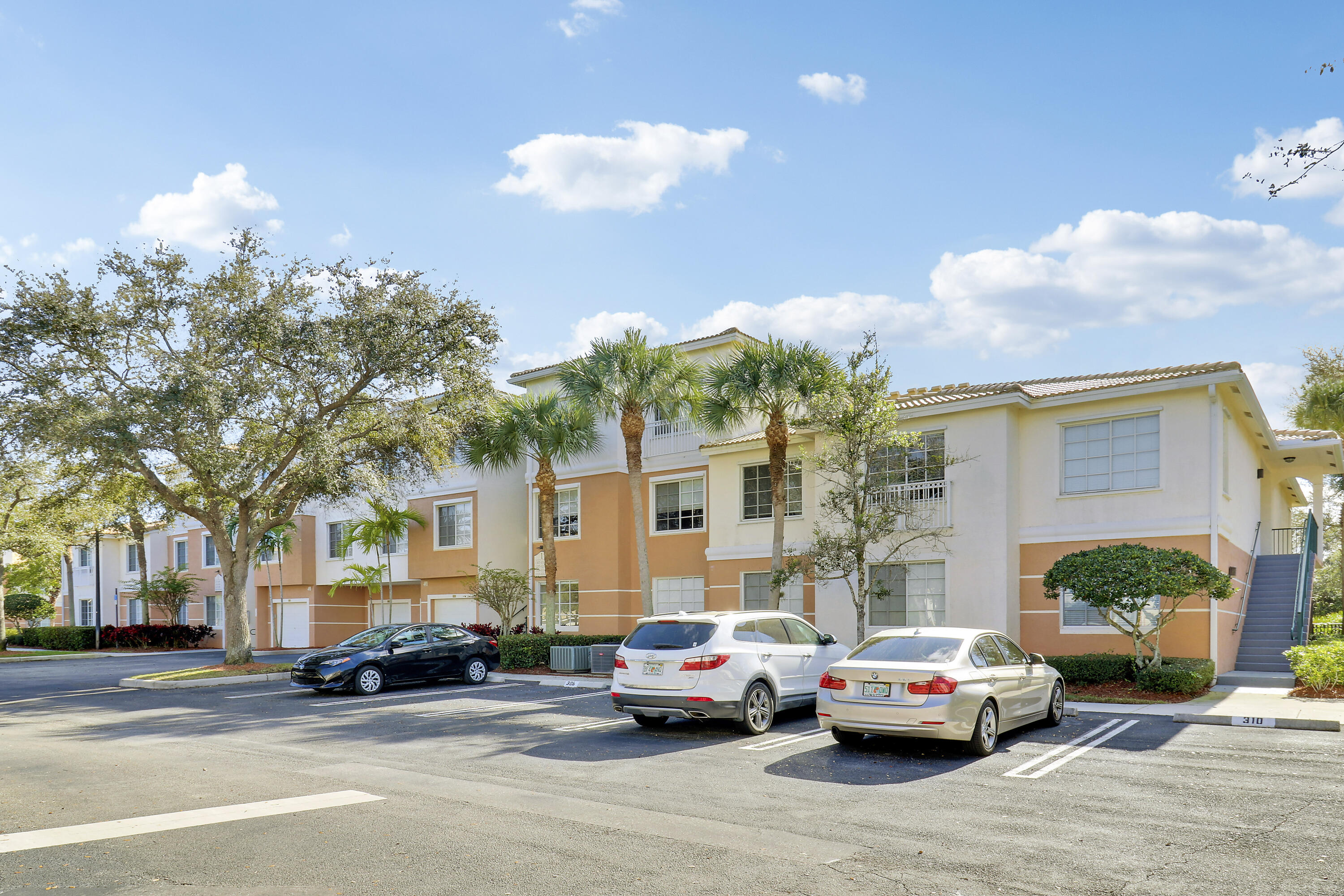 1212 Myrtlewood Circle E