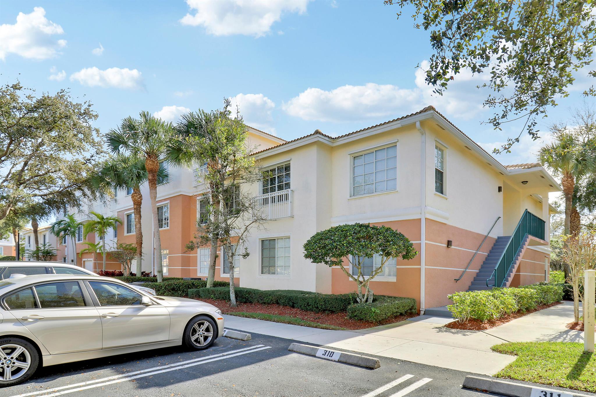 1212 Myrtlewood Circle E