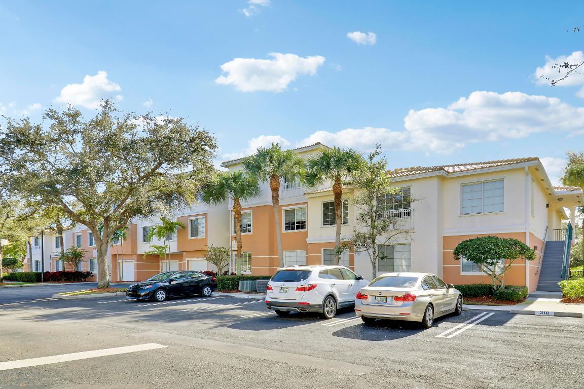 1212 Myrtlewood Circle E