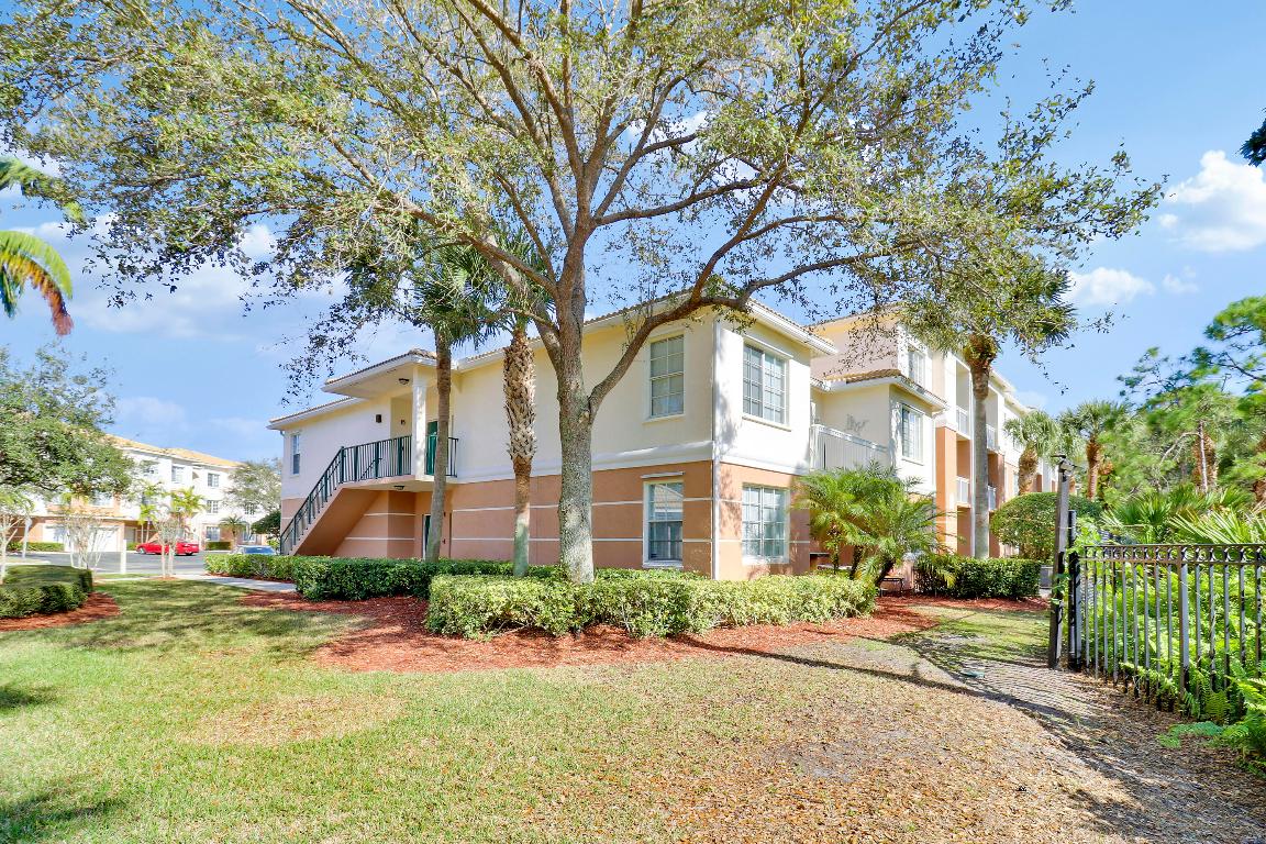 1212 Myrtlewood Circle E