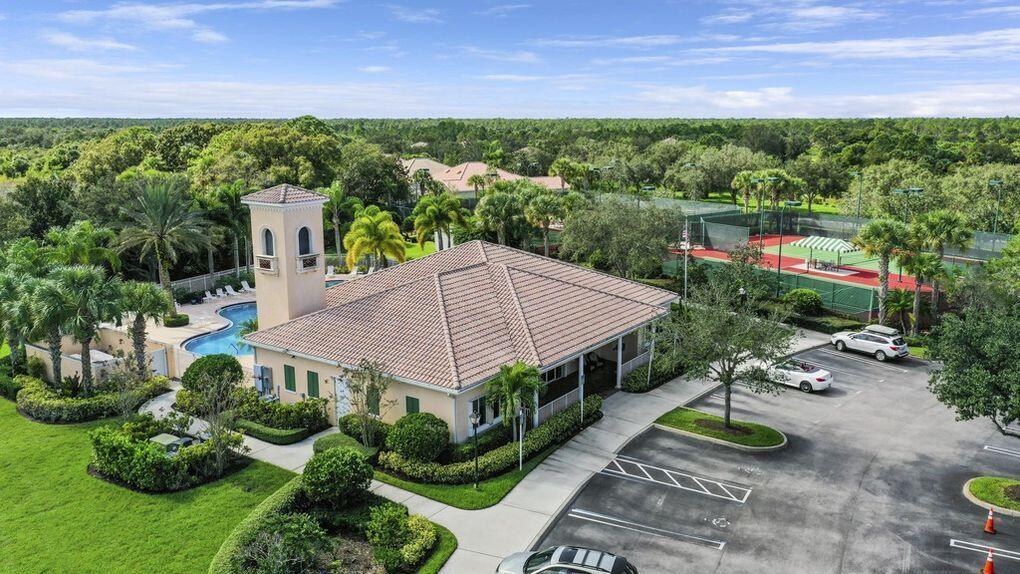 8657 SE Nicolete Lane