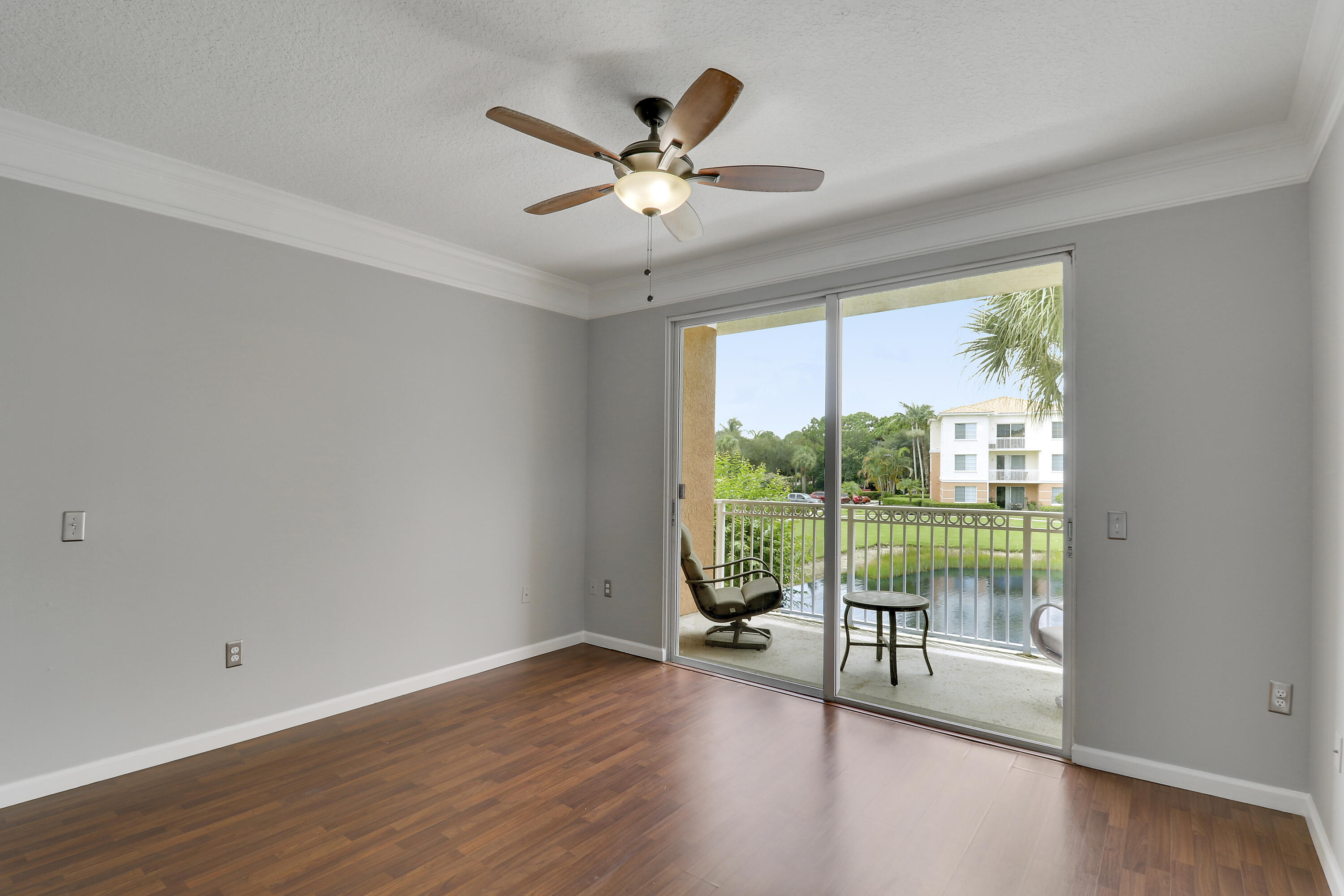 6204 Myrtlewood Circle W