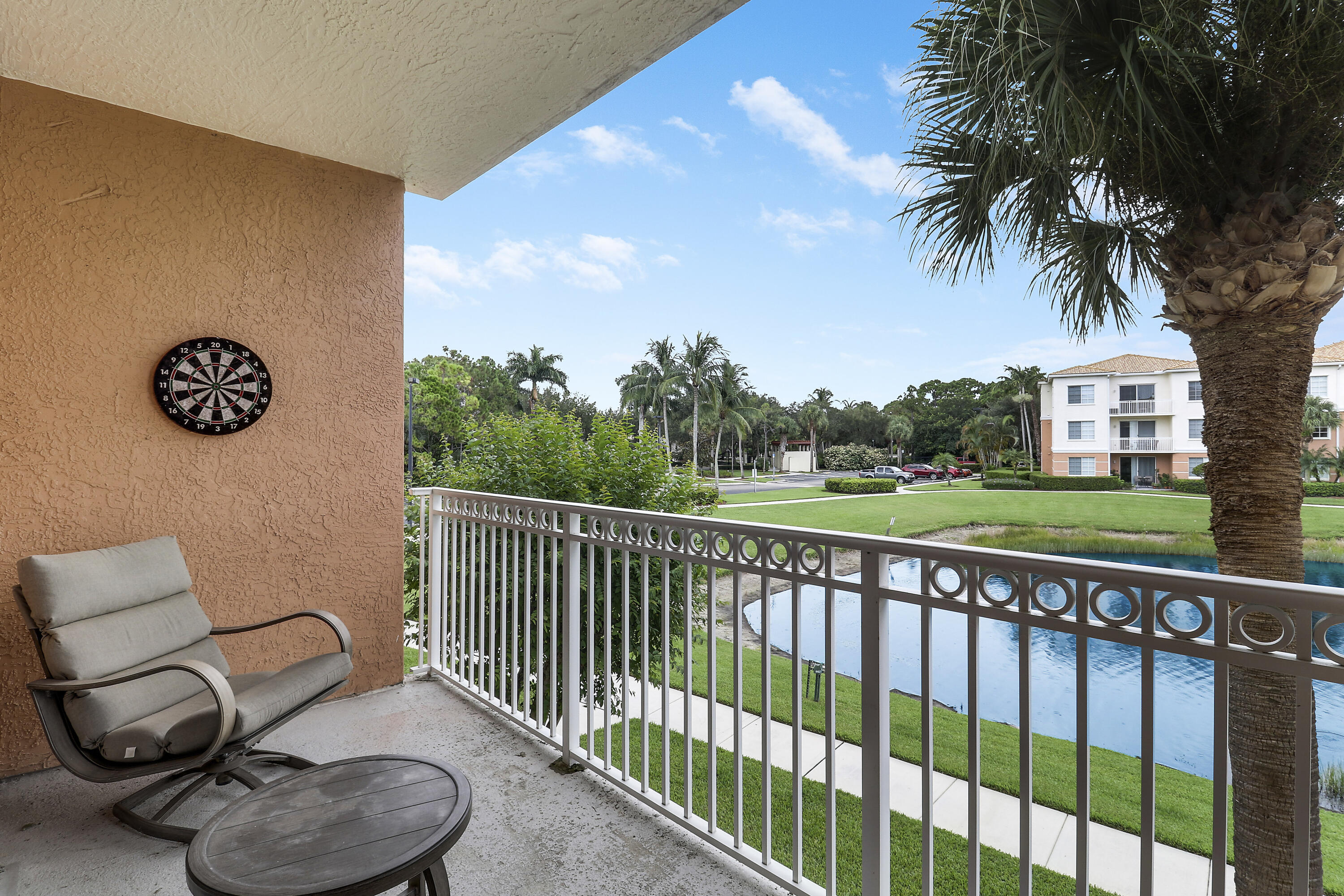 6204 Myrtlewood Circle W