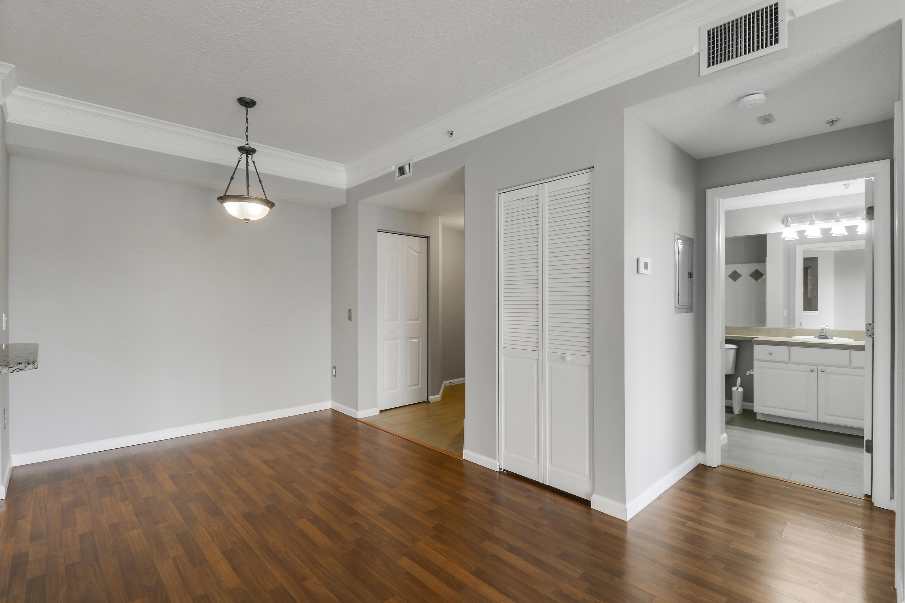 6204 Myrtlewood Circle W