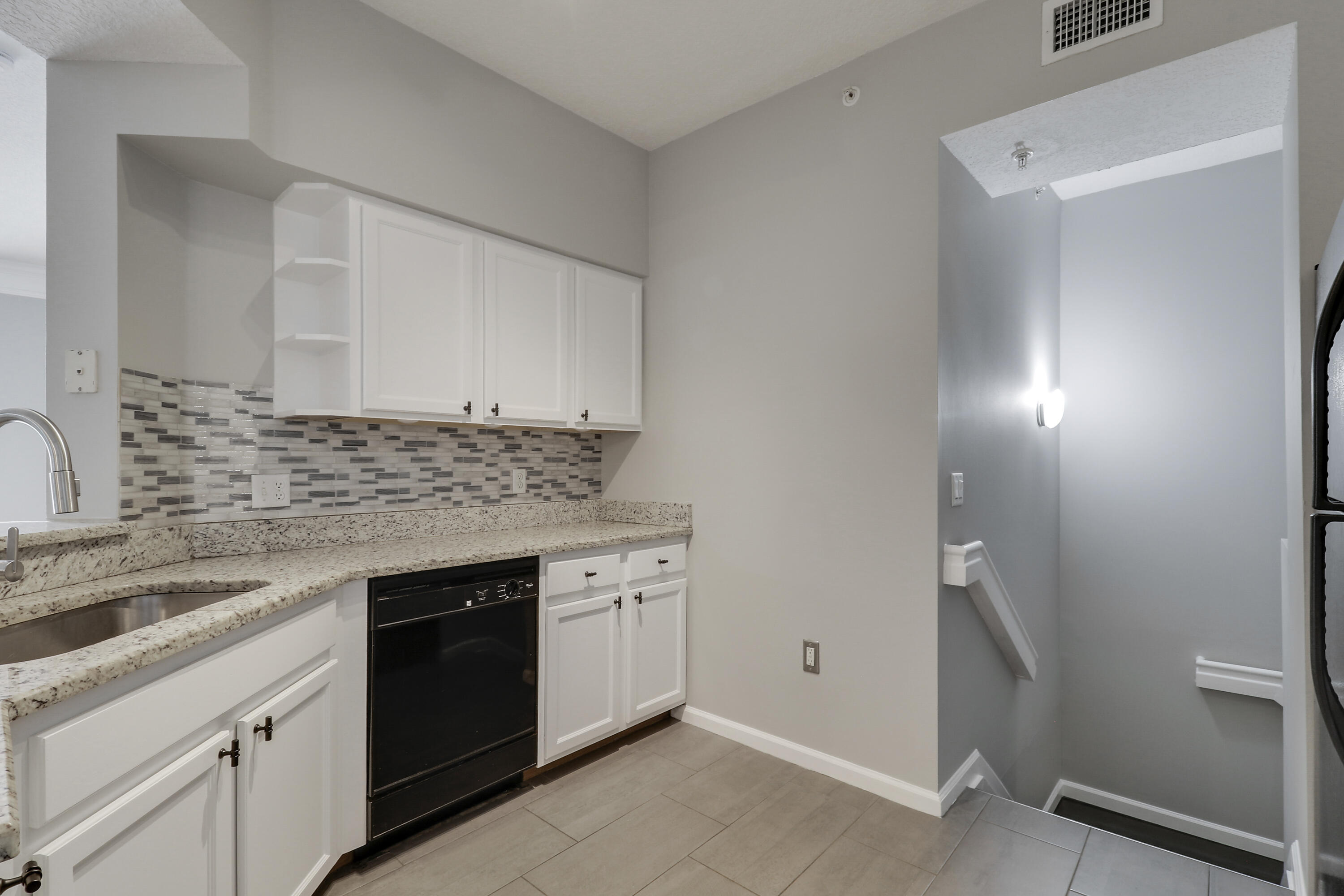 6204 Myrtlewood Circle W