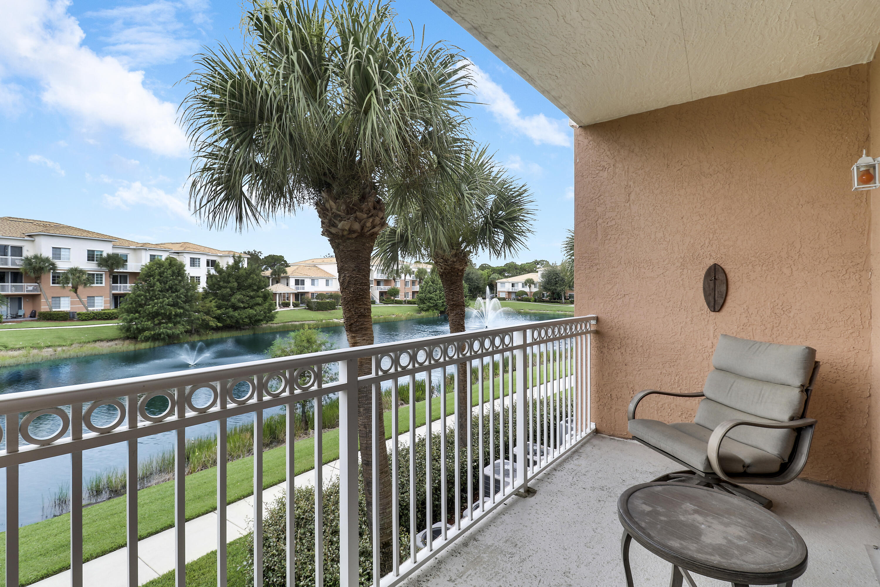 6204 Myrtlewood Circle W