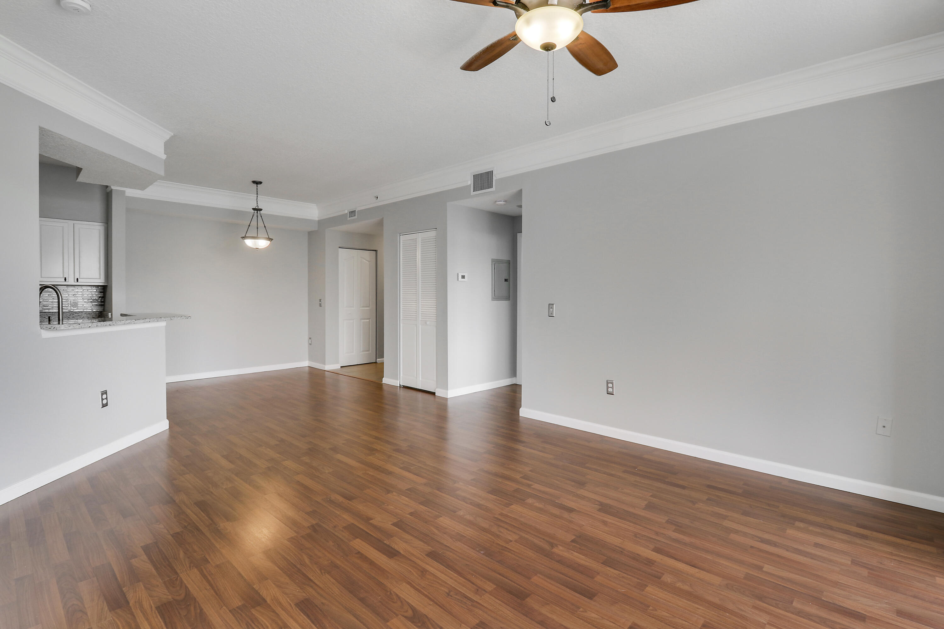 6204 Myrtlewood Circle W