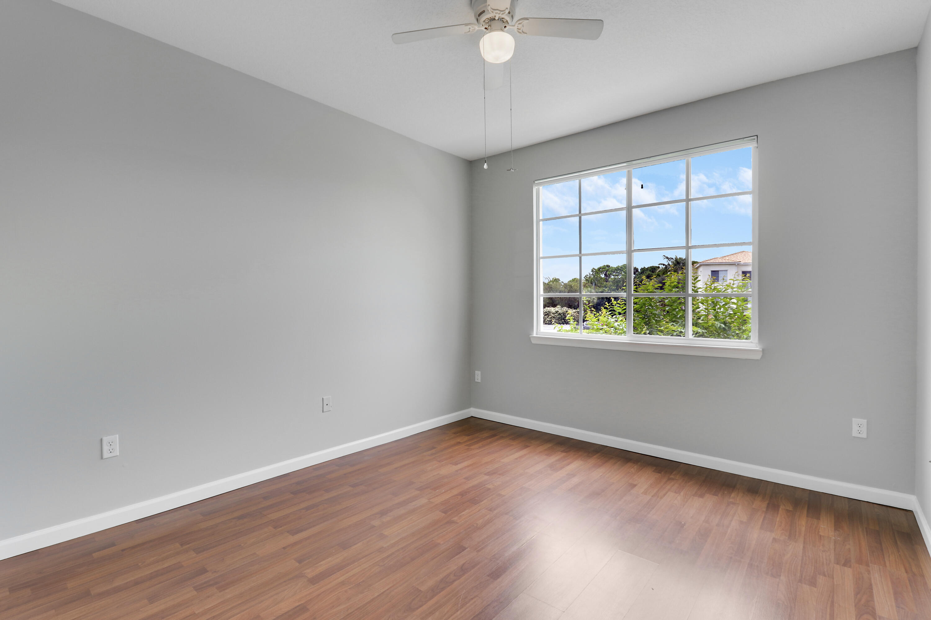 6204 Myrtlewood Circle W