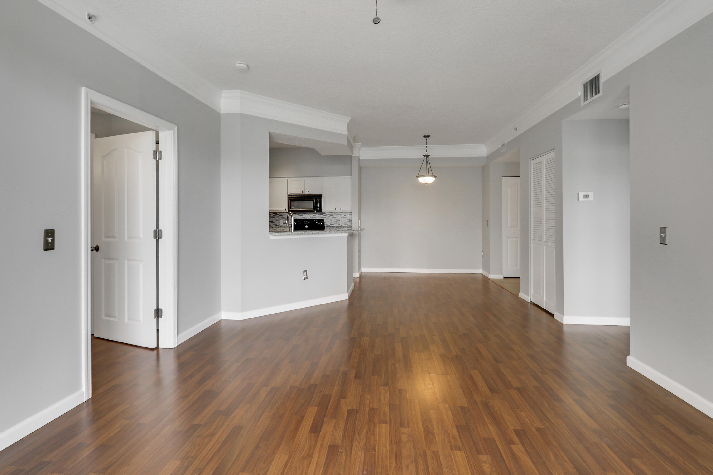 6204 Myrtlewood Circle W