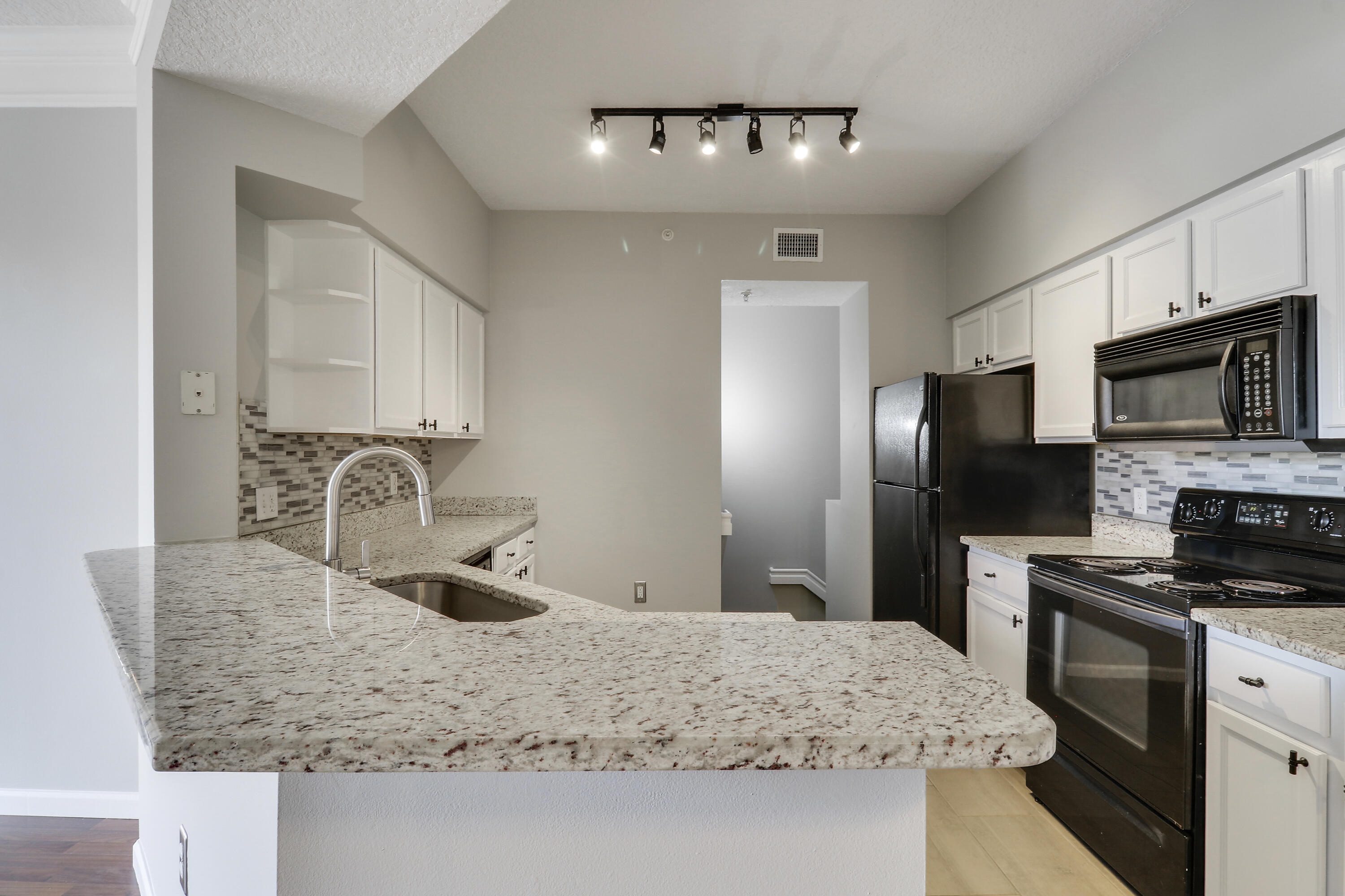 6204 Myrtlewood Circle W