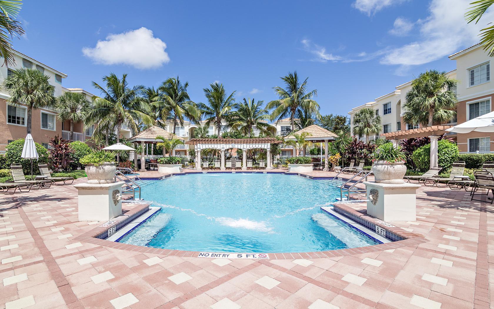 6204 Myrtlewood Circle W