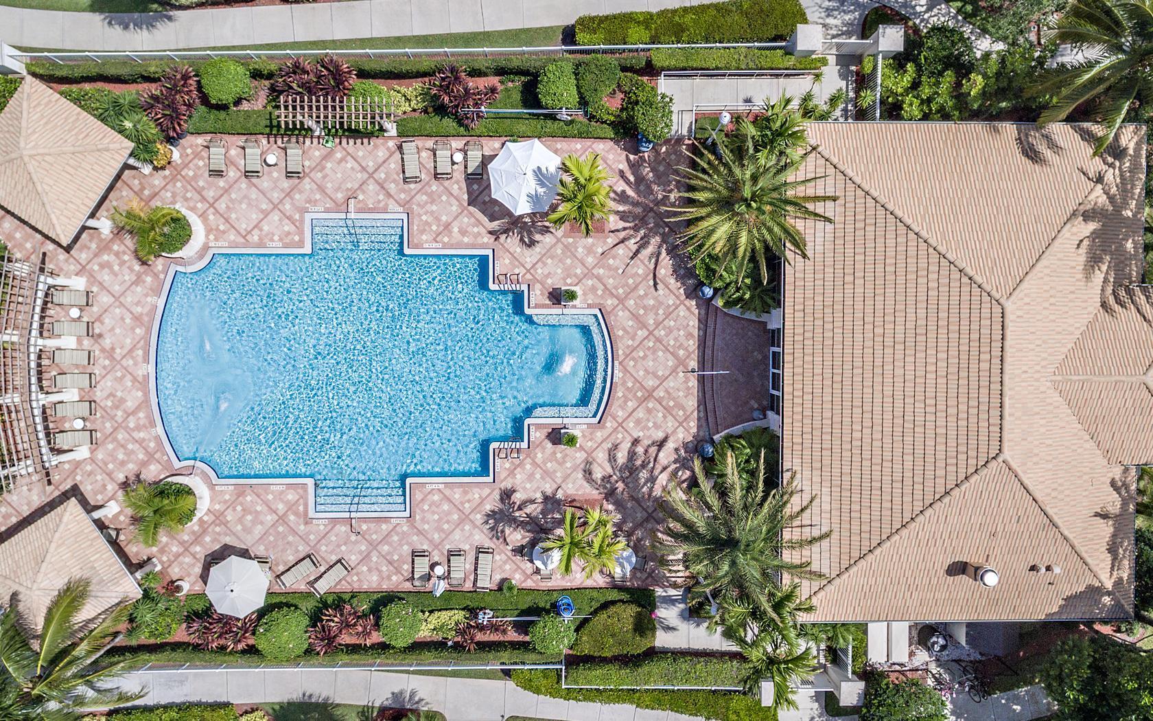 6204 Myrtlewood Circle W