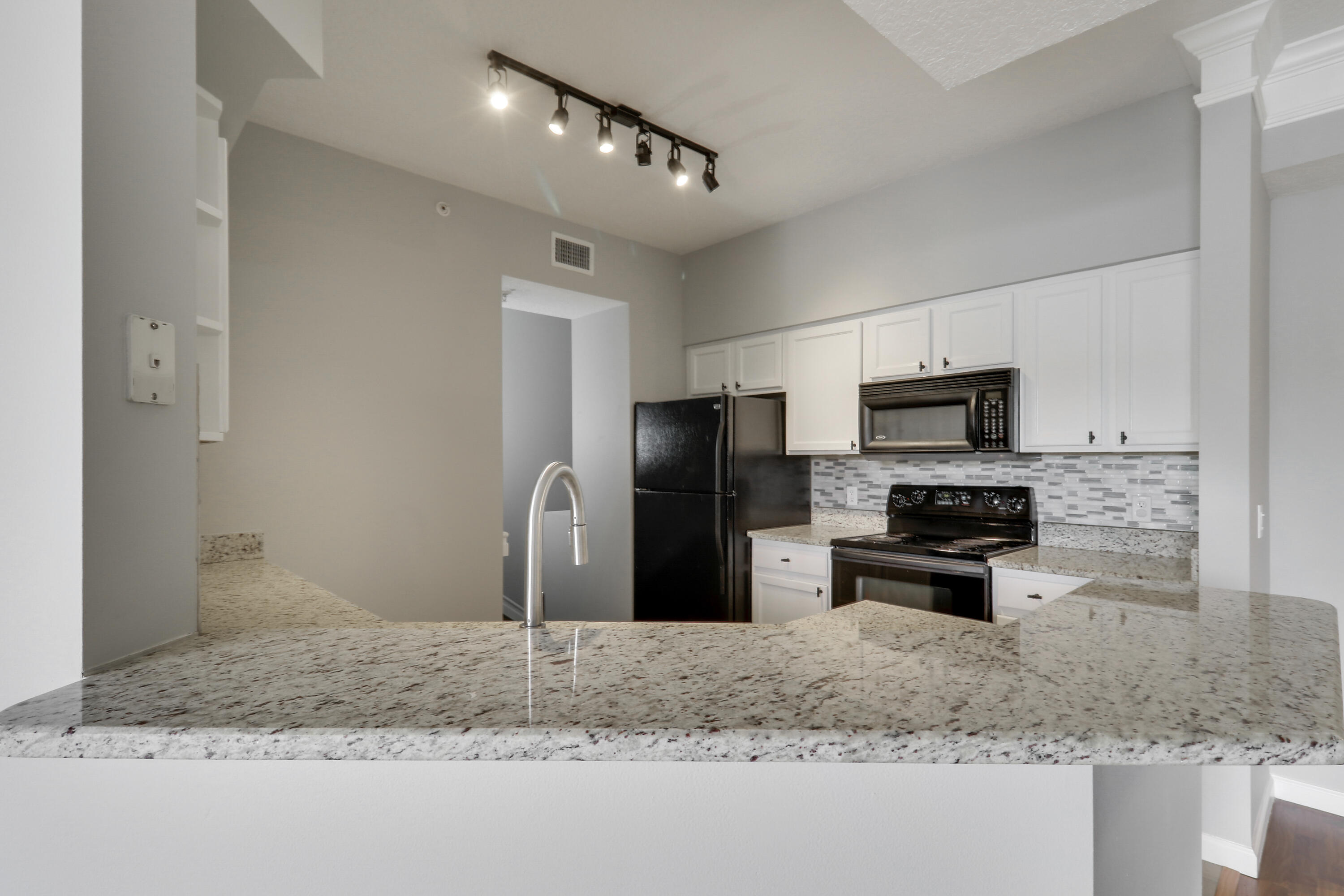 6204 Myrtlewood Circle W