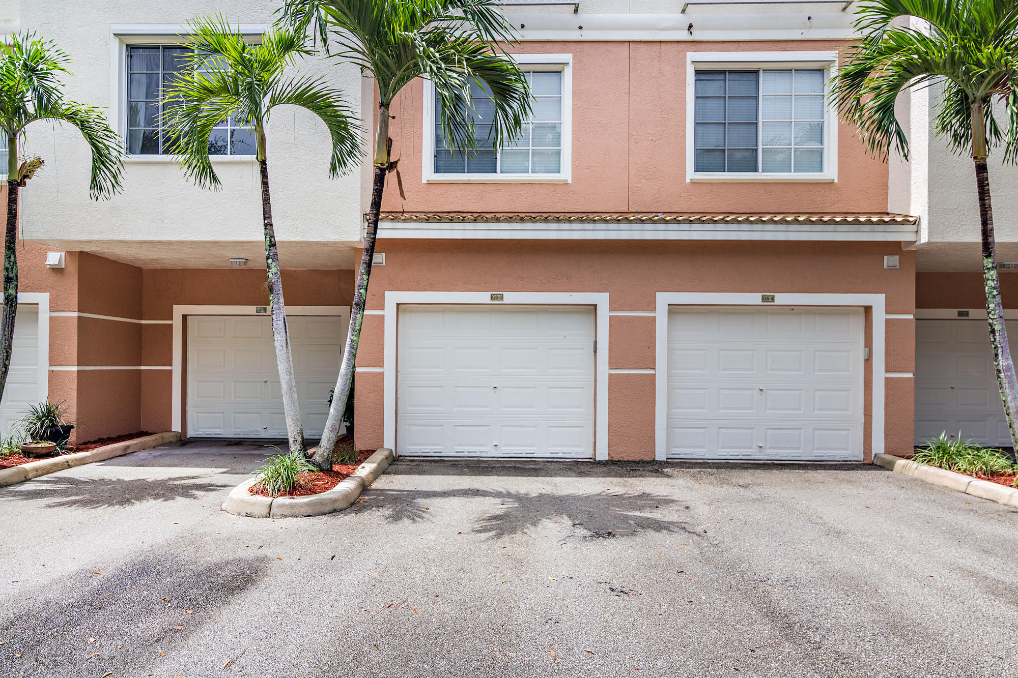 6204 Myrtlewood Circle W