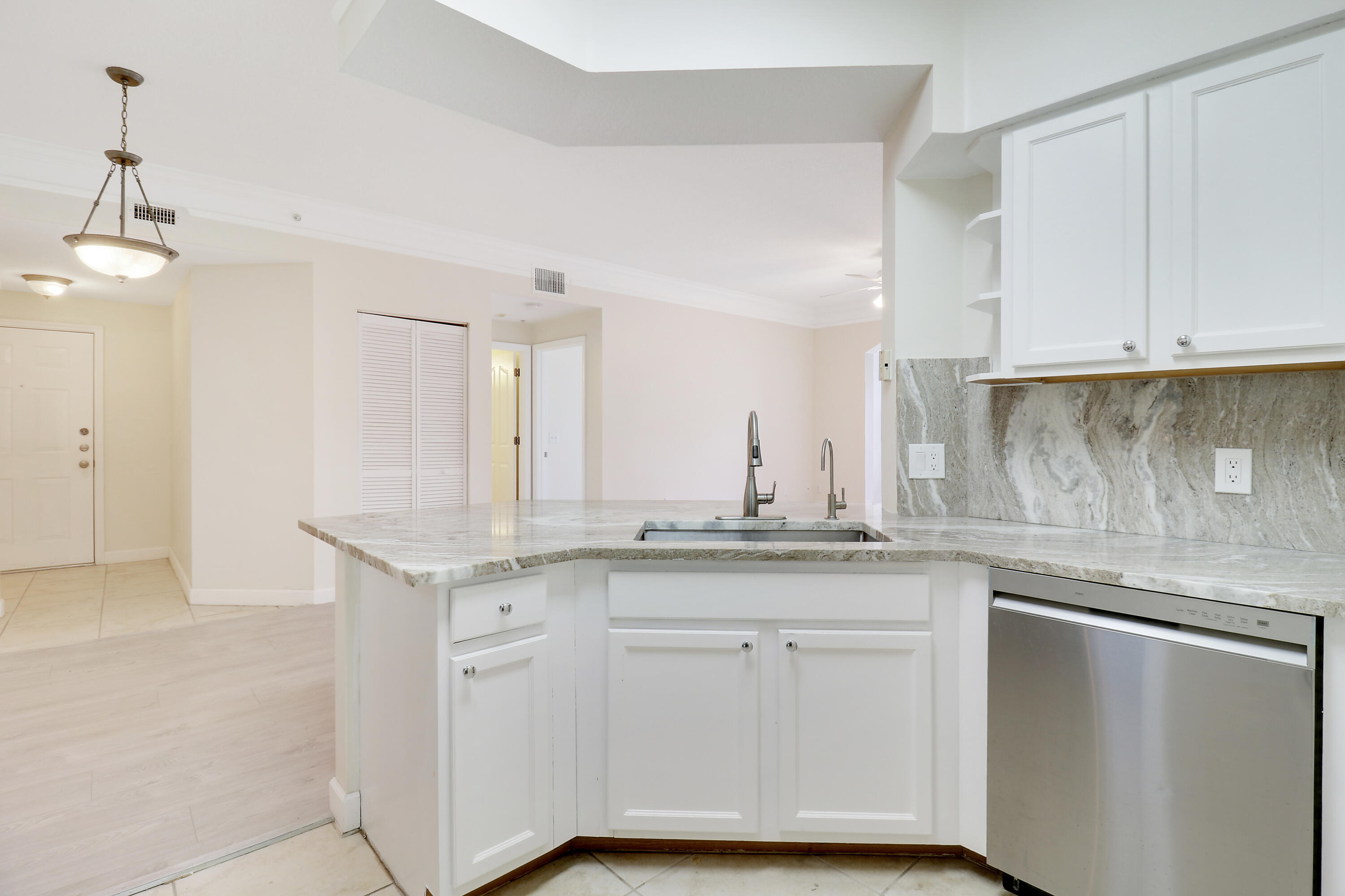 6305 Myrtlewood Circle W