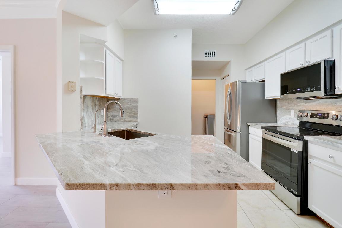 6305 Myrtlewood Circle W