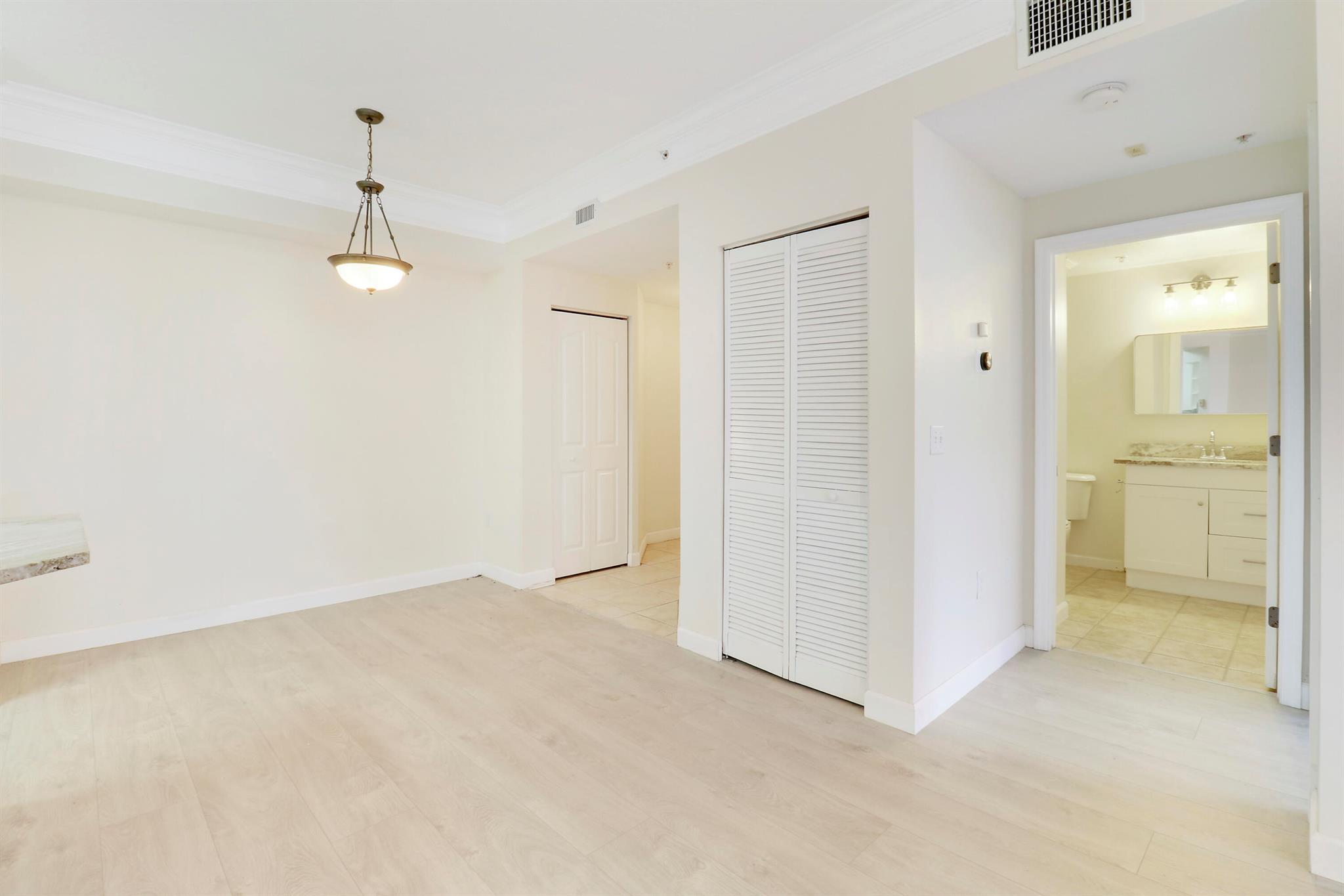 6305 Myrtlewood Circle W