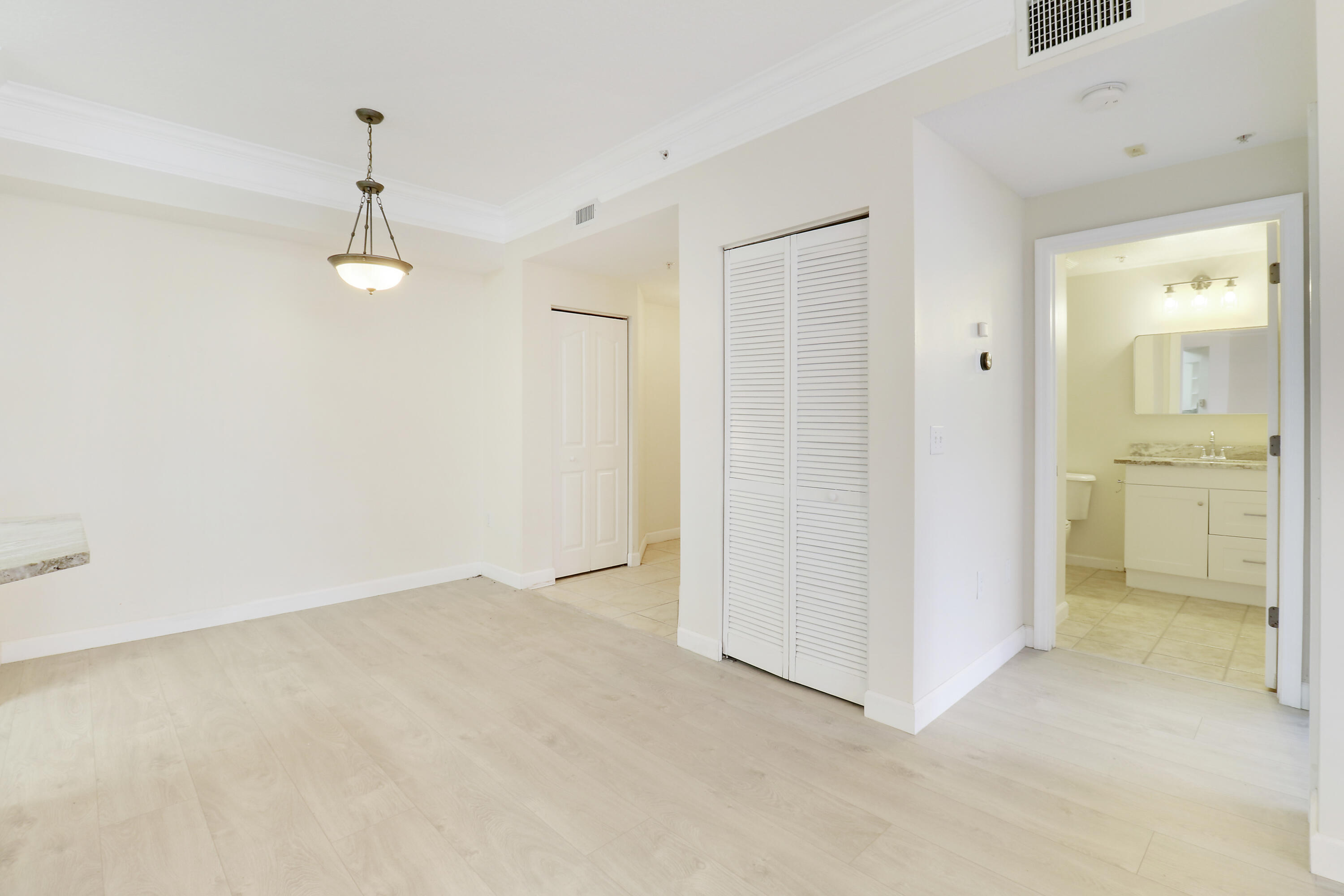 6305 Myrtlewood Circle W