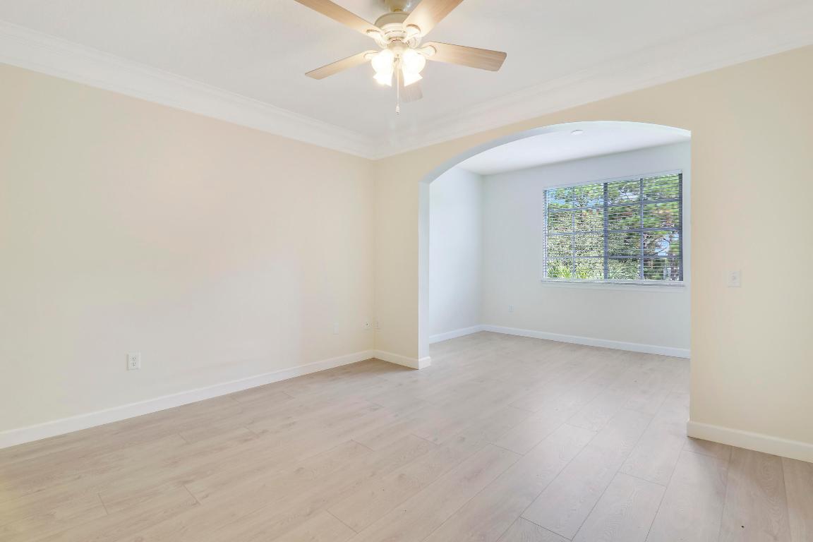 6305 Myrtlewood Circle W