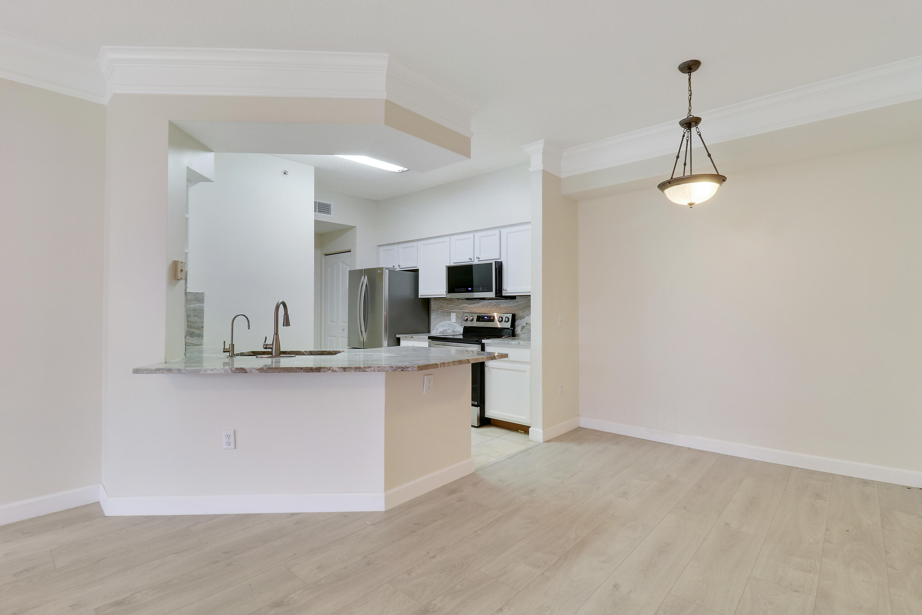 6305 Myrtlewood Circle W