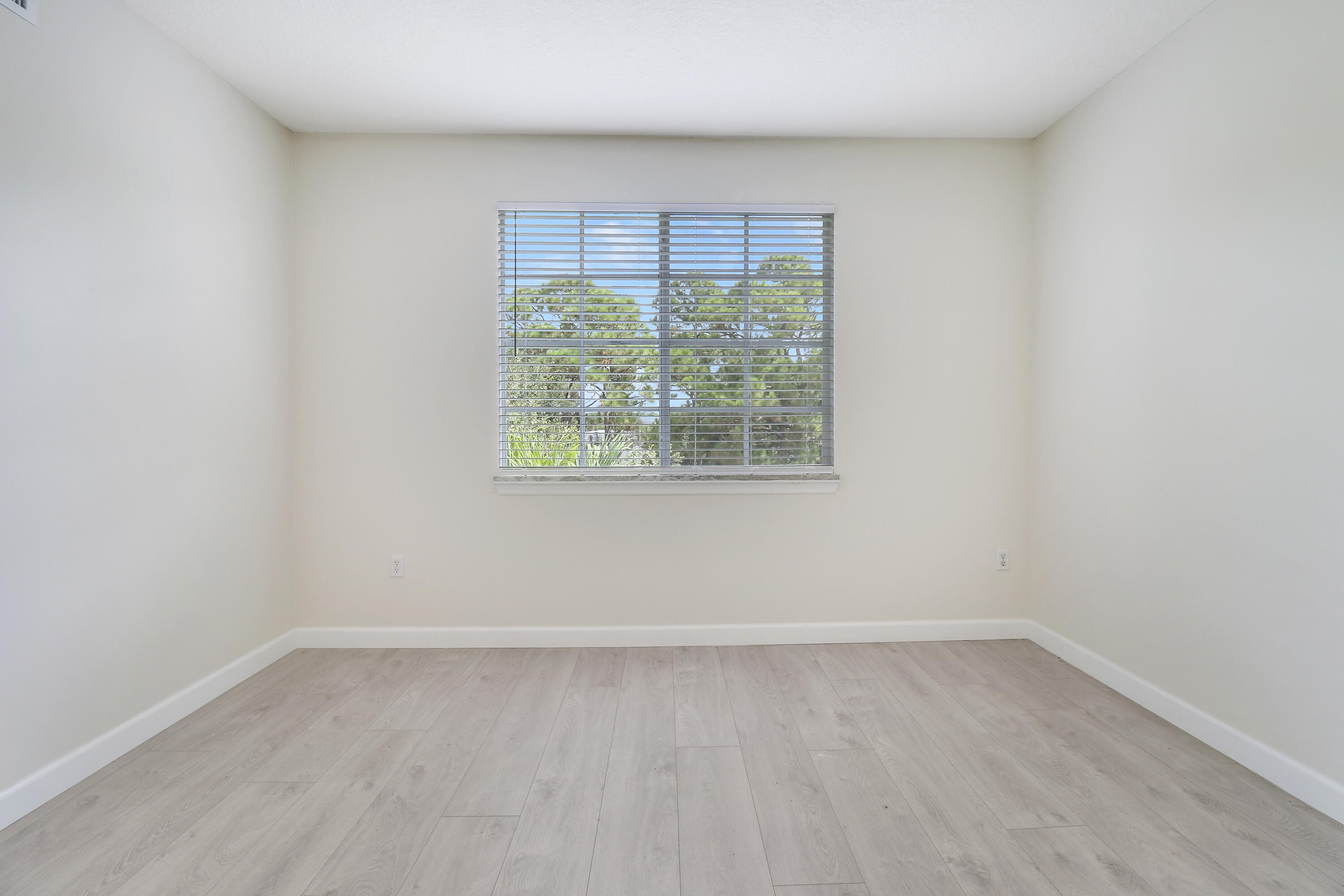 6305 Myrtlewood Circle W