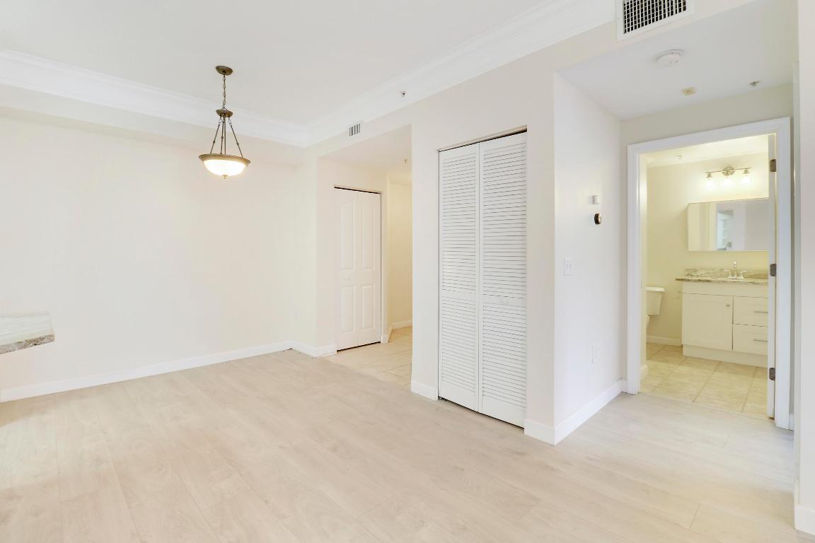 6305 Myrtlewood Circle W