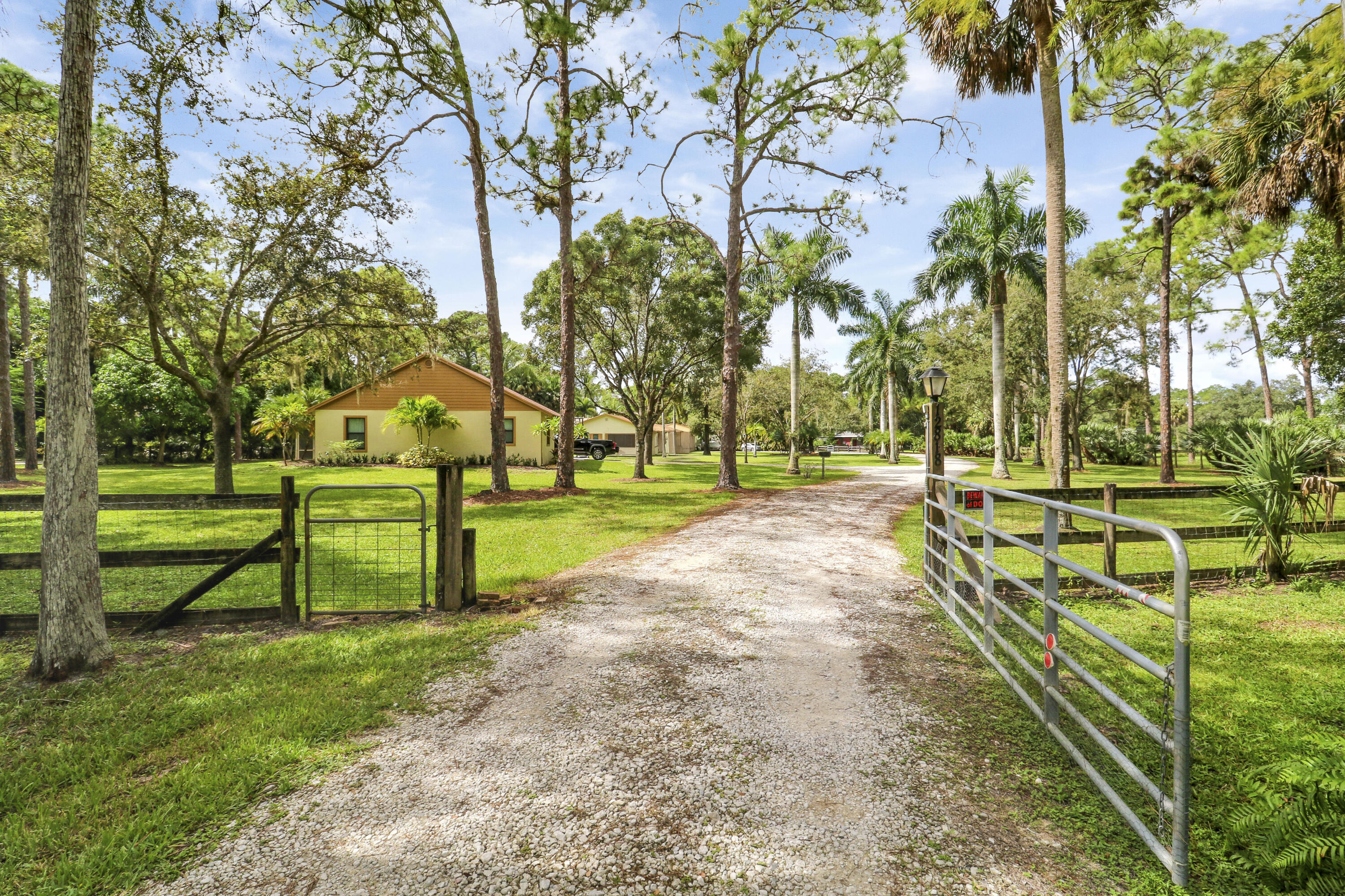 12818 Old Indiantown Road