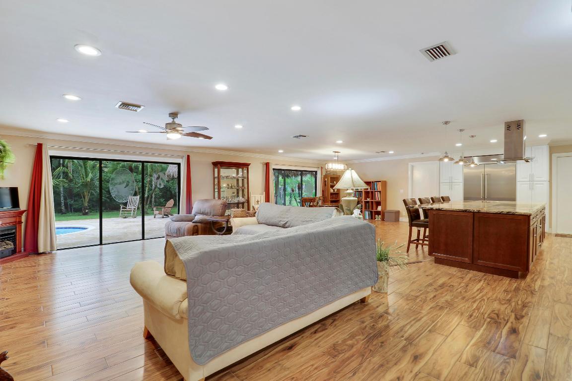 12818 Old Indiantown Road