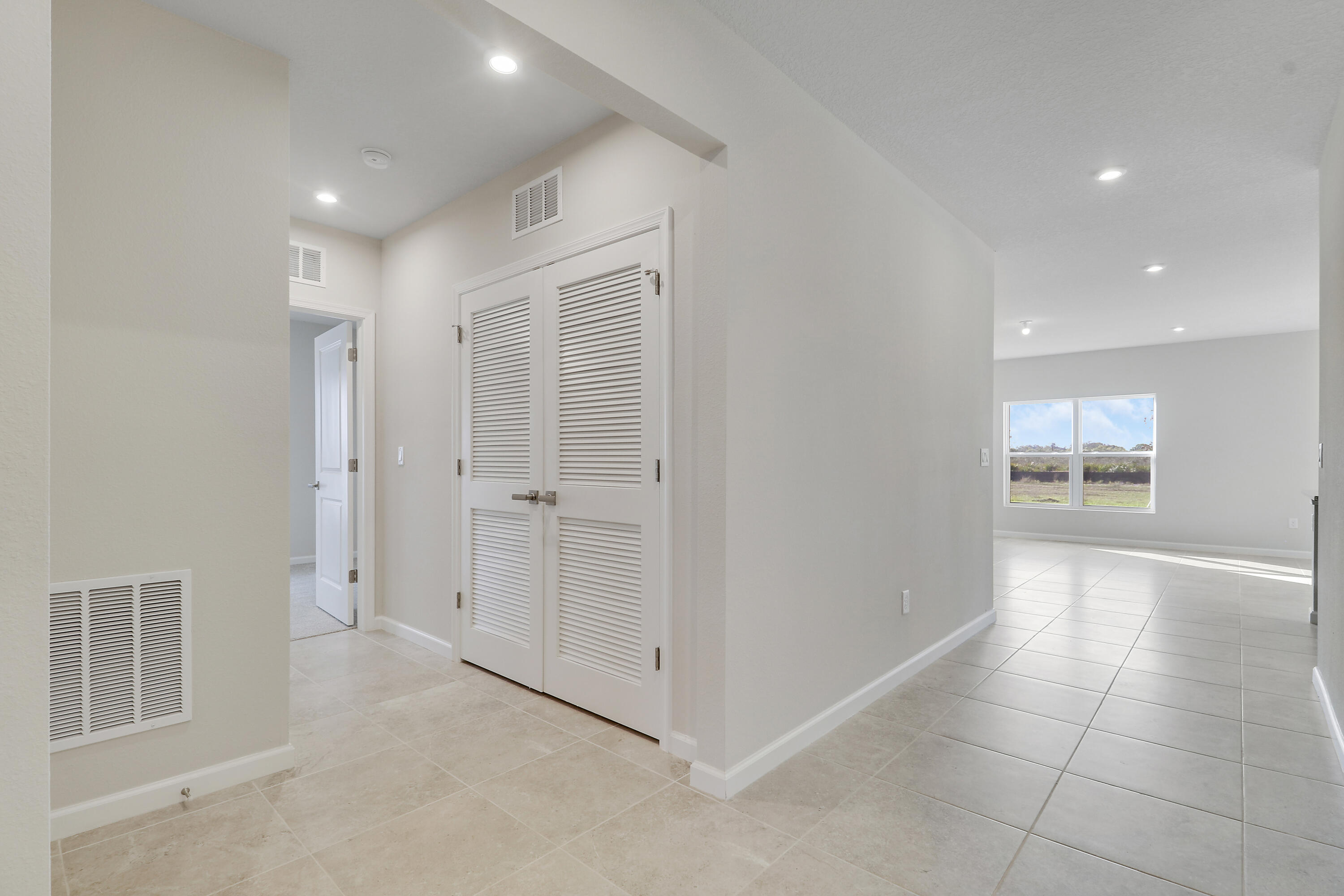 15404 SW American Street