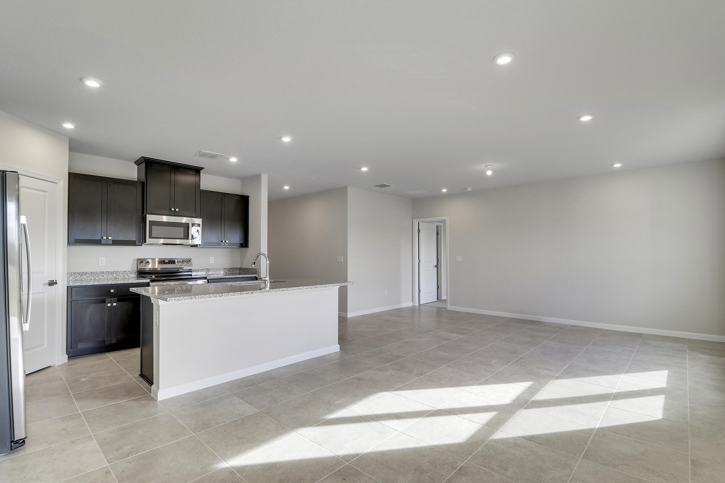 15404 SW American Street