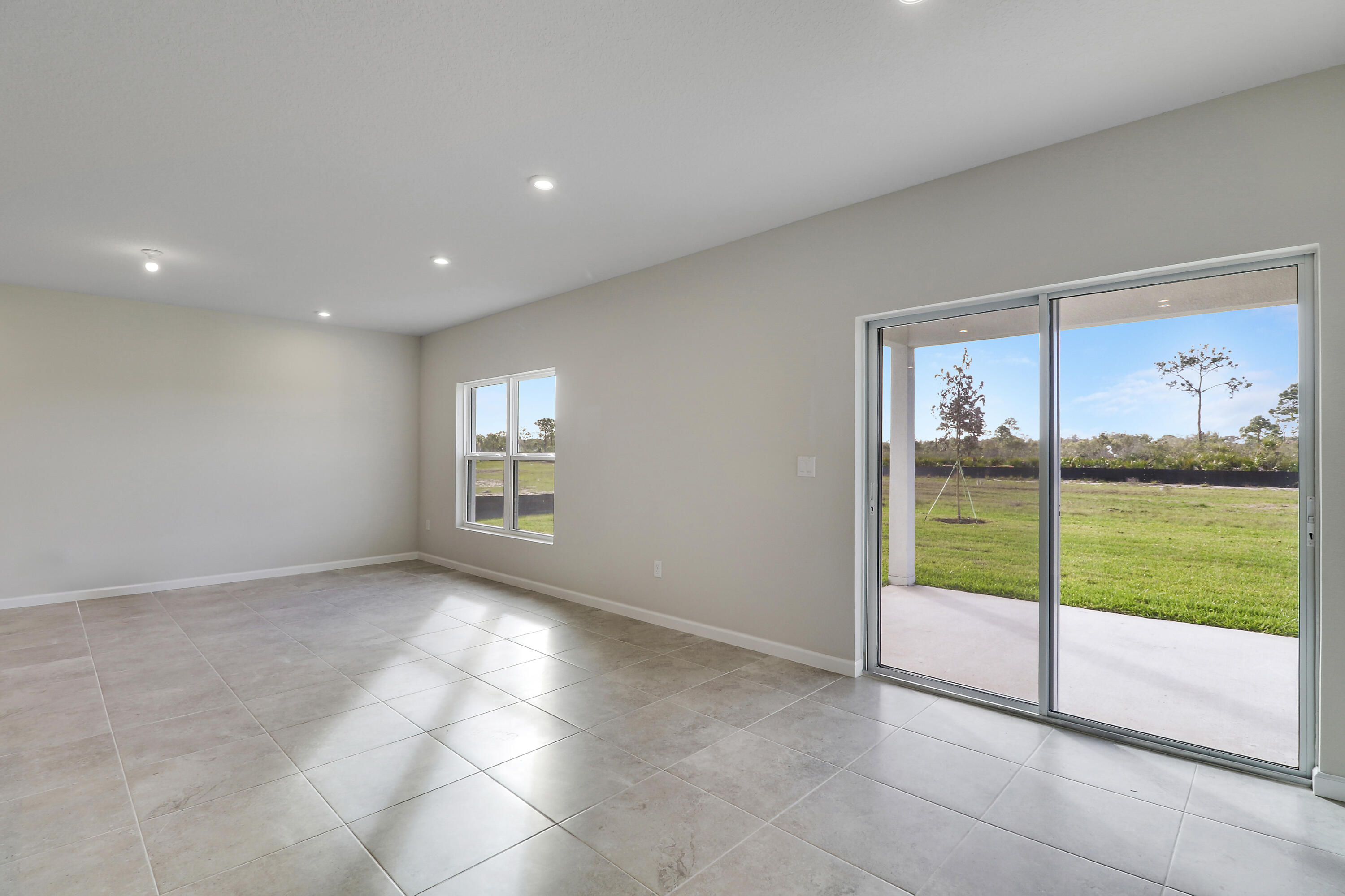 15404 SW American Street