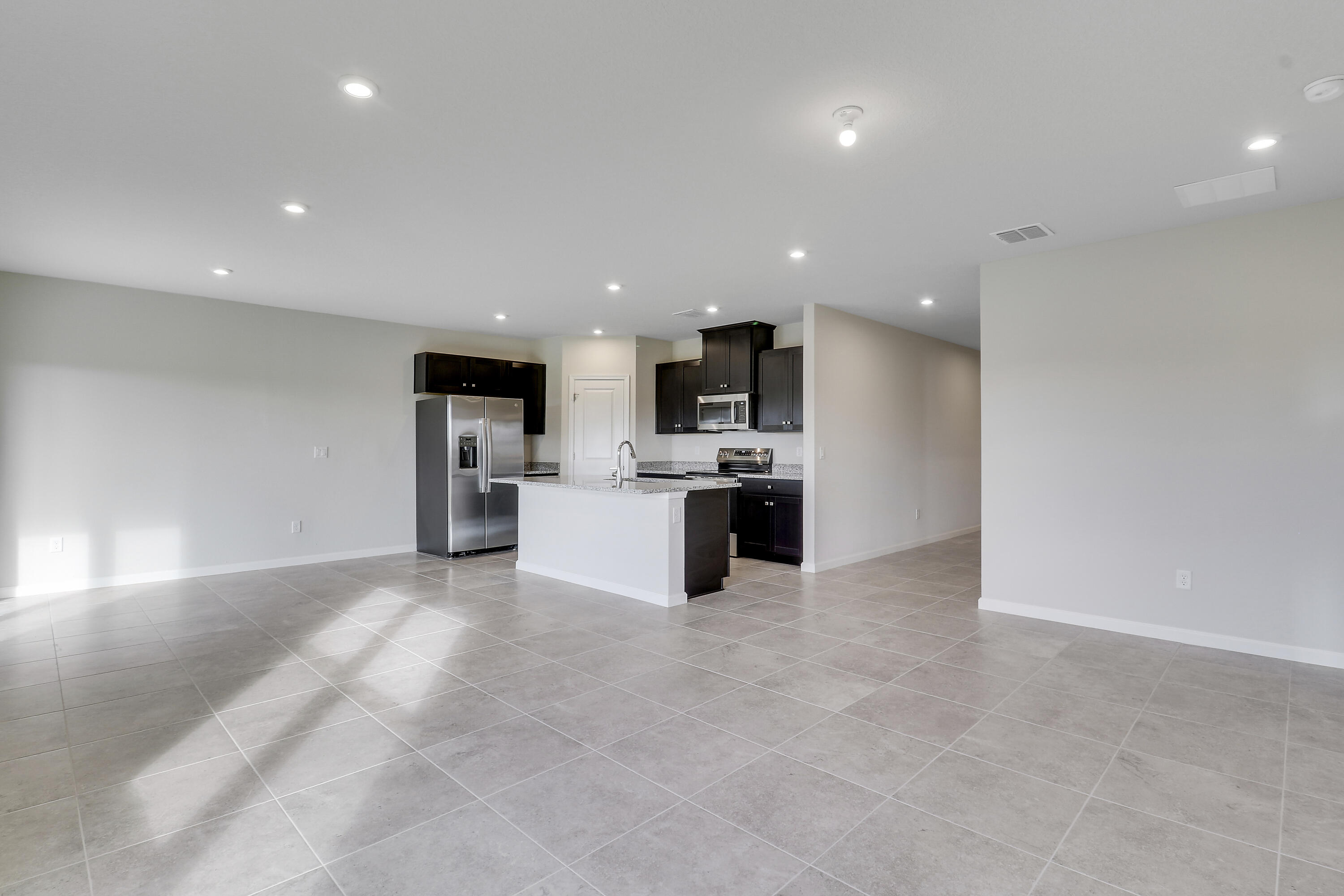 15404 SW American Street