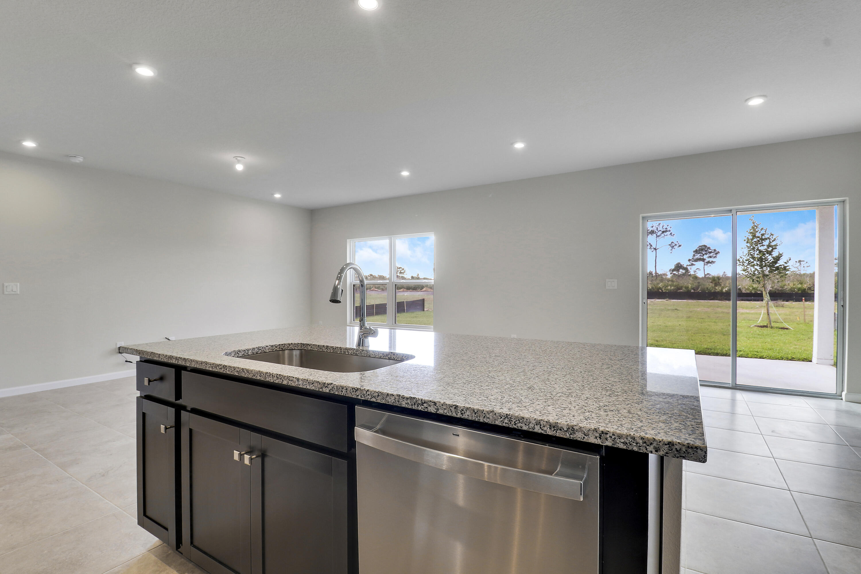 15404 SW American Street