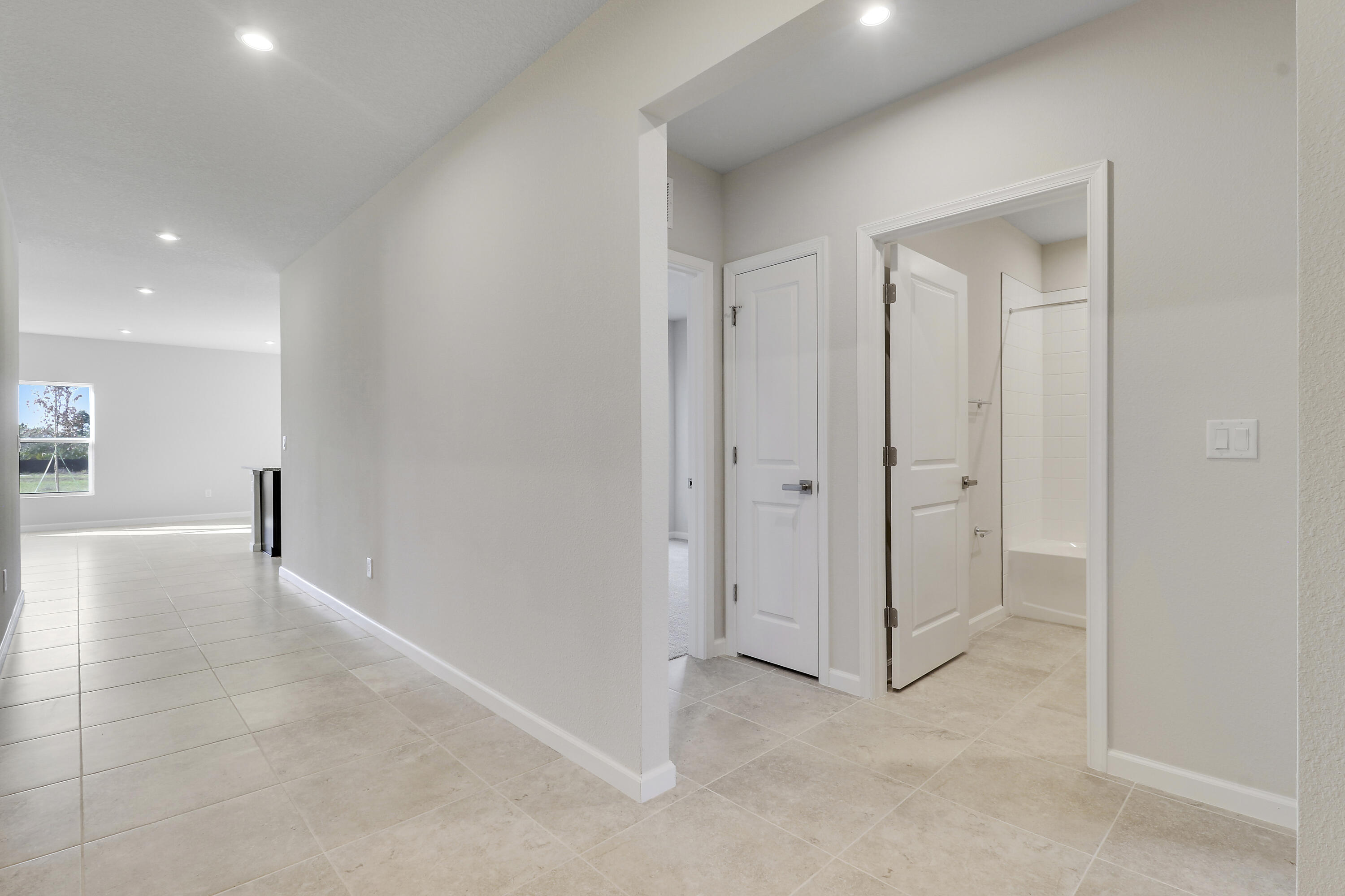 15404 SW American Street