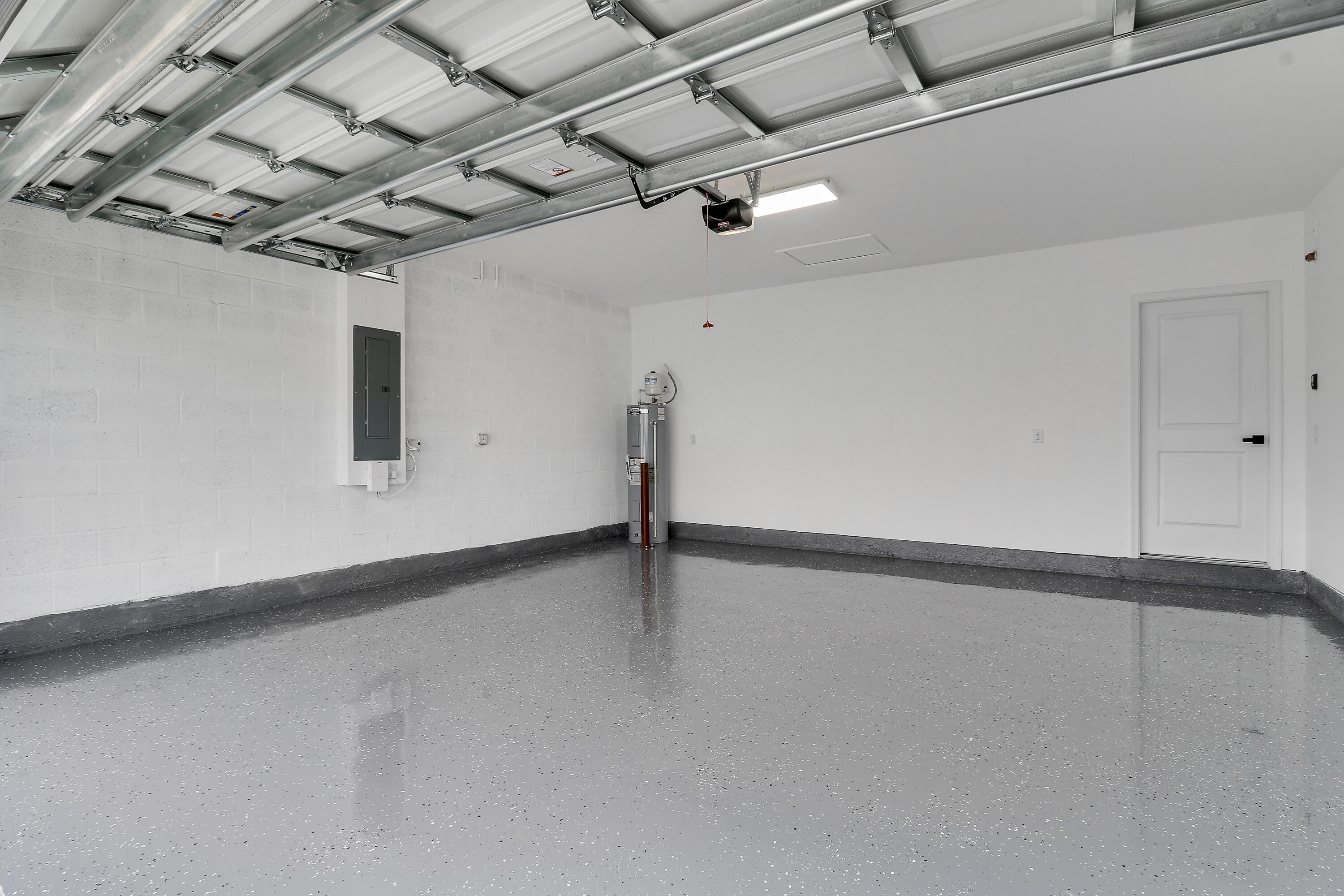 15404 SW American Street