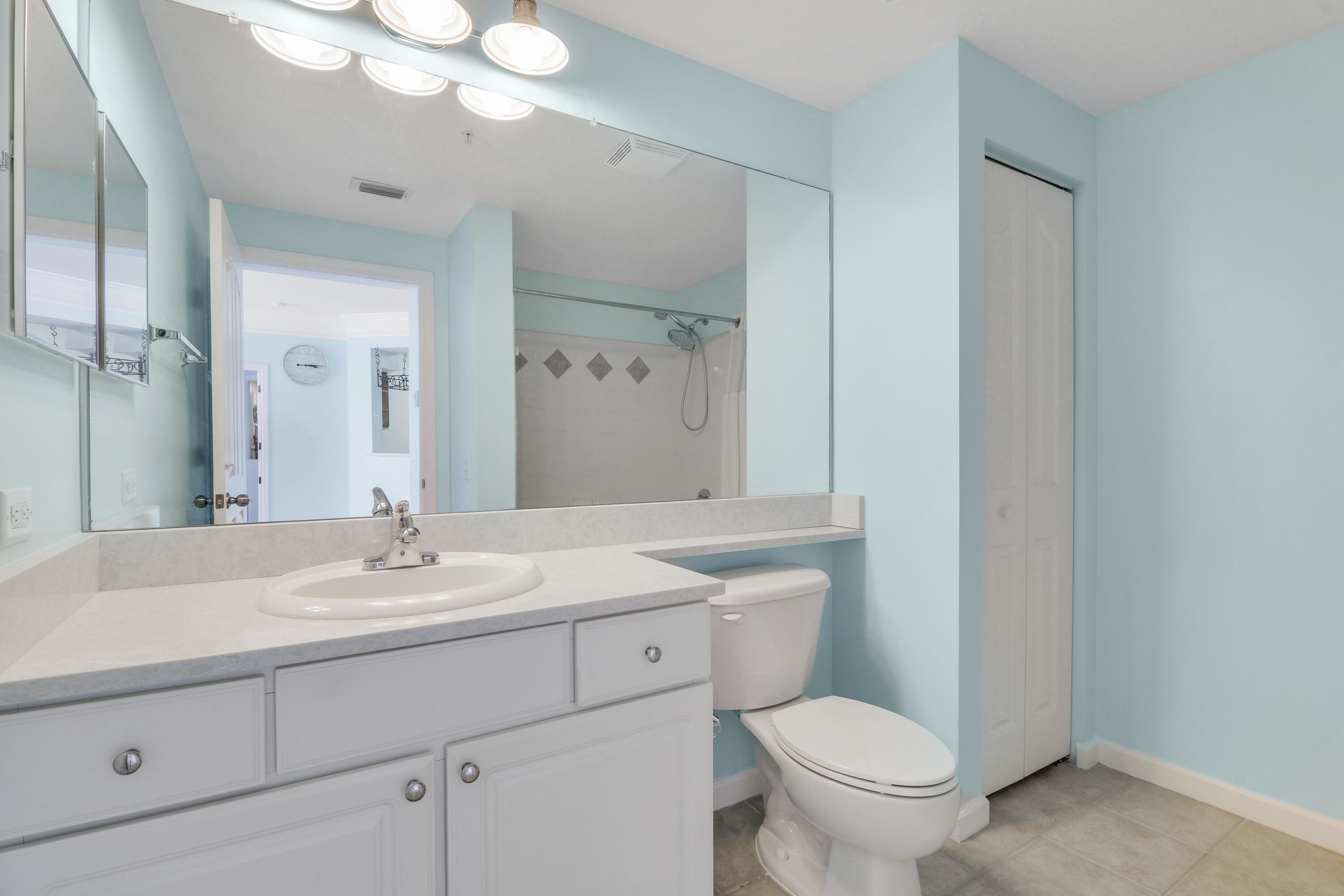 5206 Myrtlewood Circle E 5206