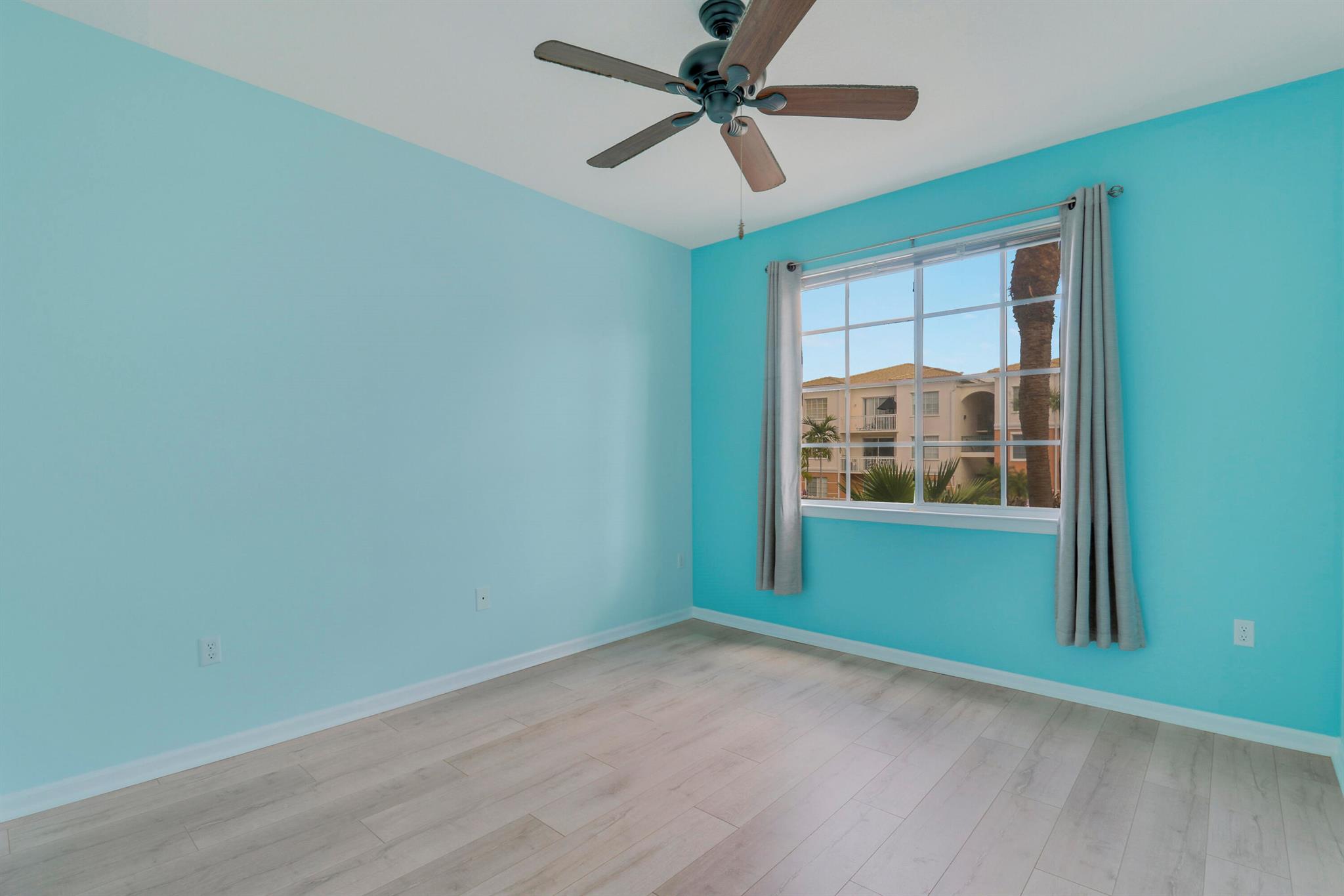 5206 Myrtlewood Circle E 5206