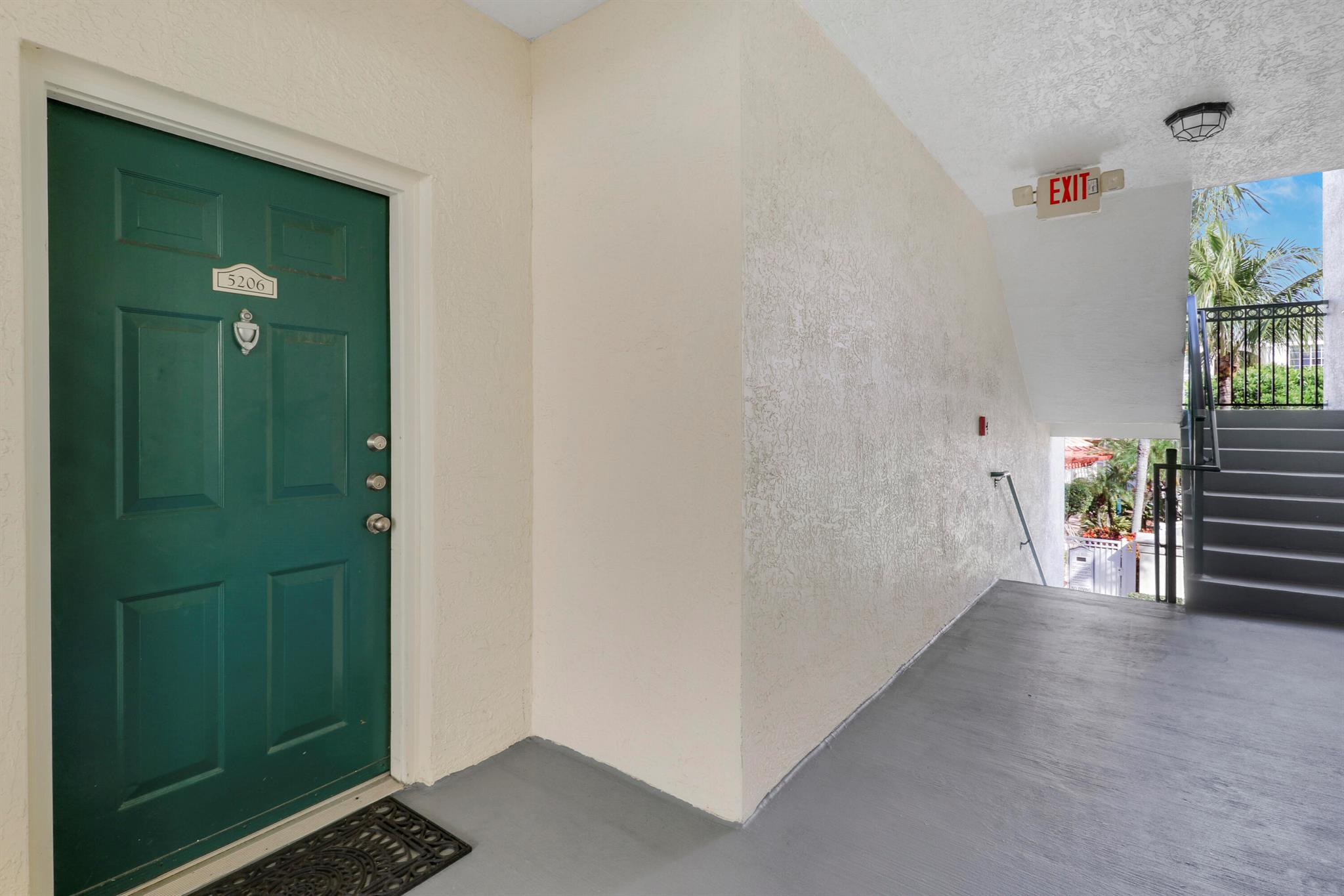 5206 Myrtlewood Circle E 5206