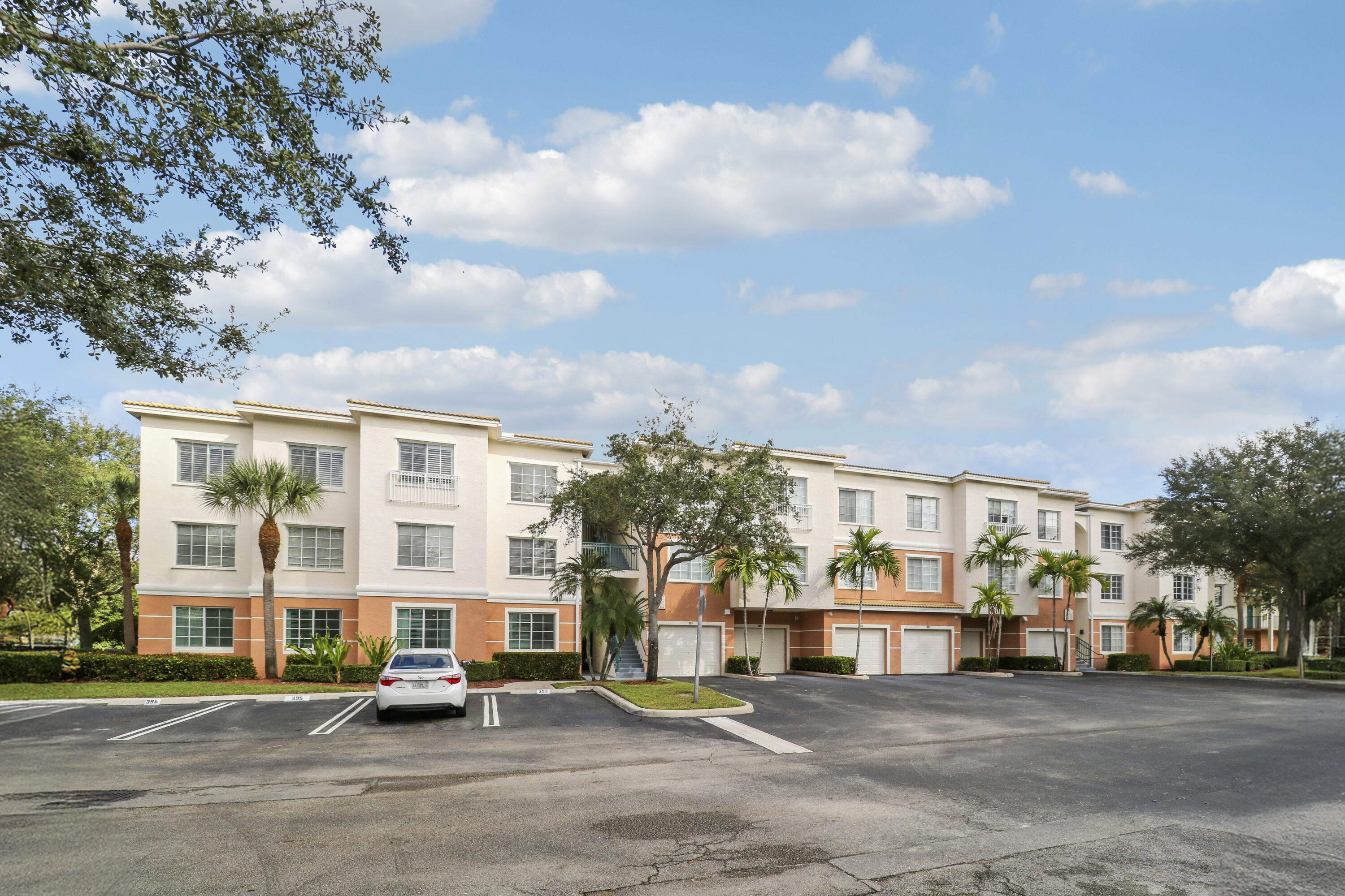 5206 Myrtlewood Circle E 5206