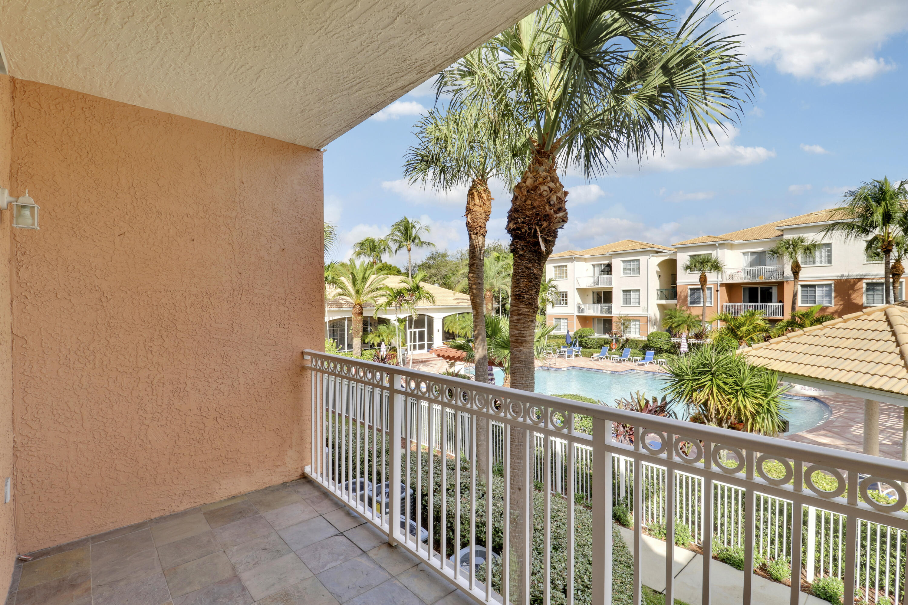 5206 Myrtlewood Circle E 5206