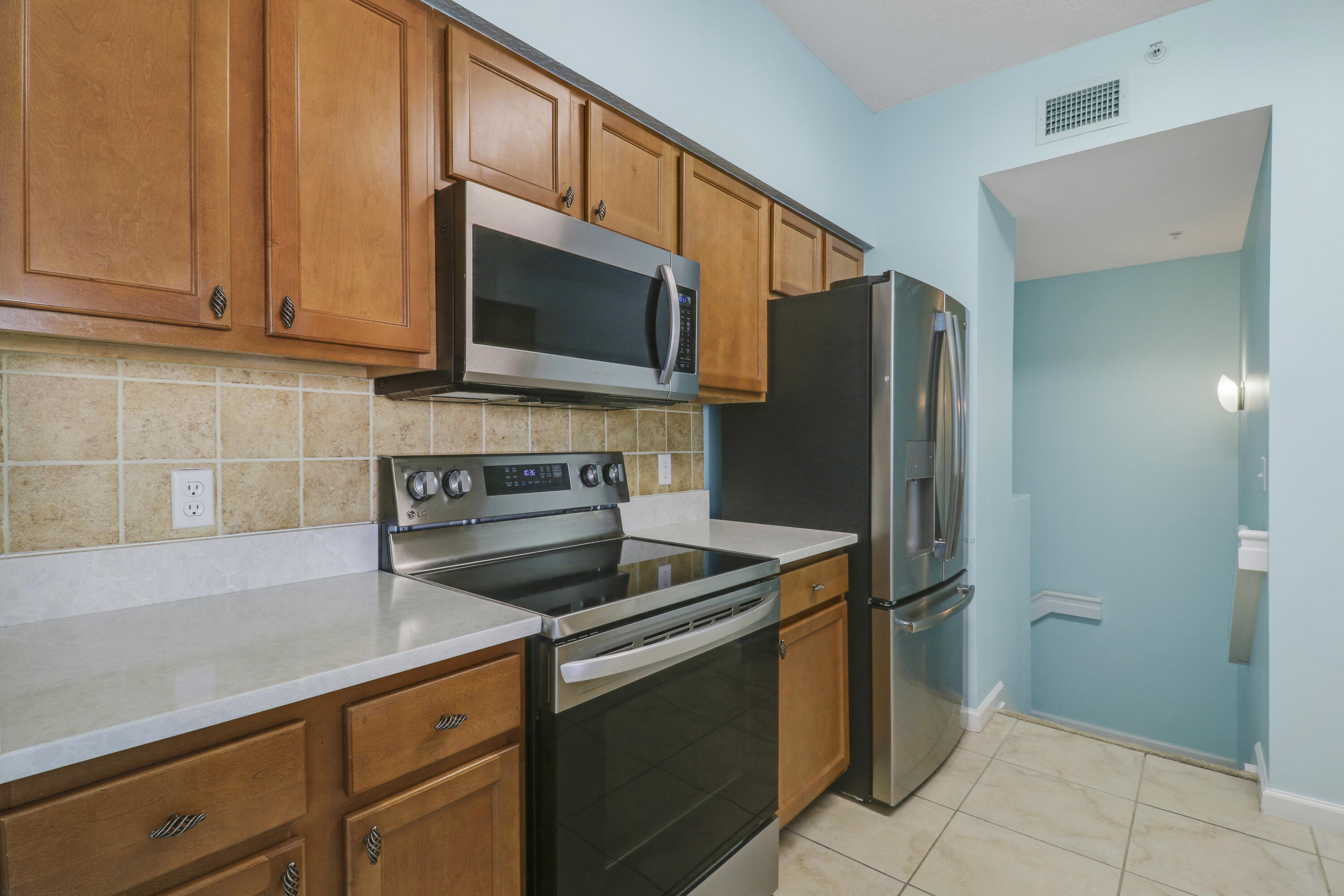5206 Myrtlewood Circle E 5206