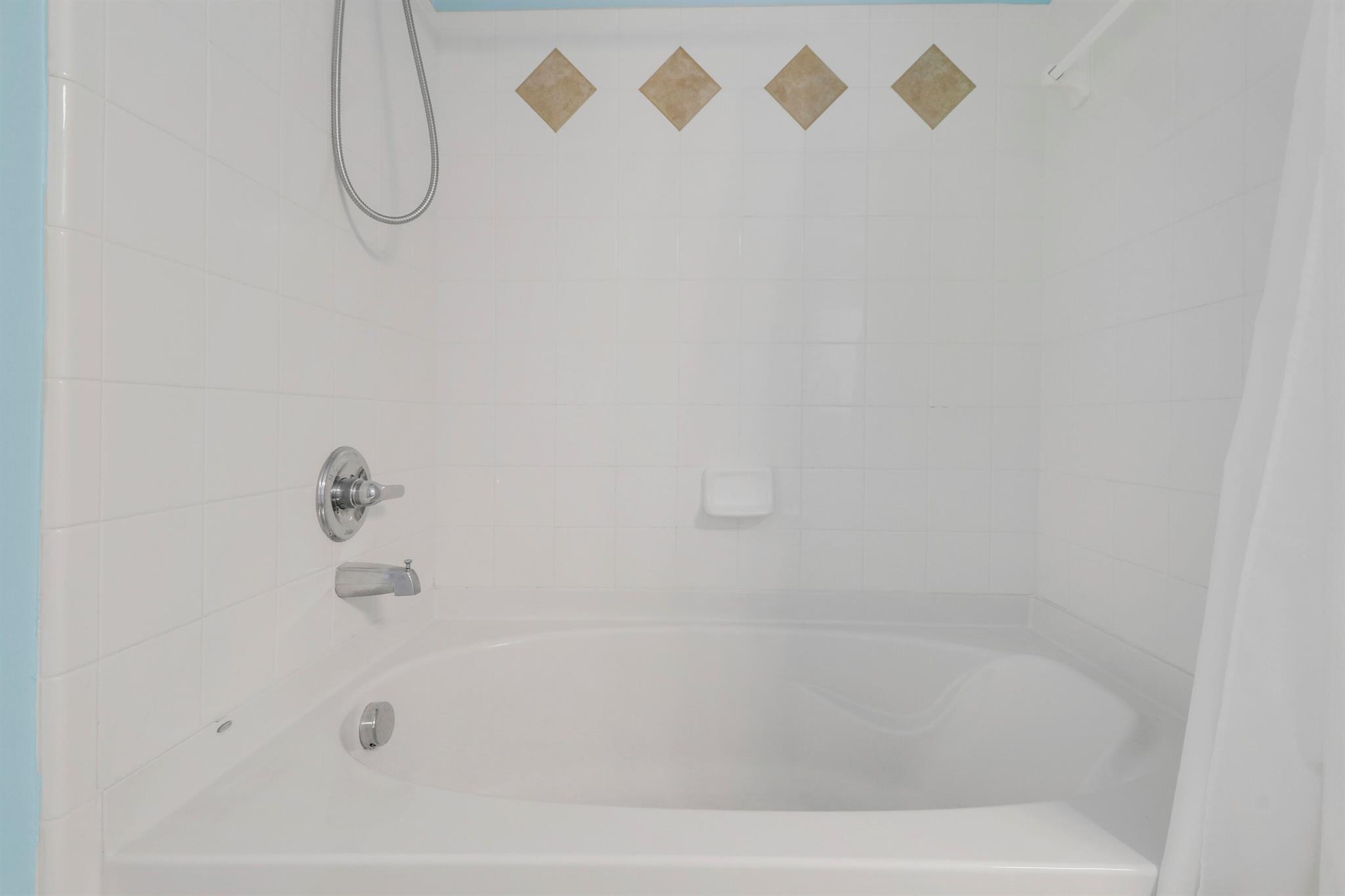 5206 Myrtlewood Circle E 5206