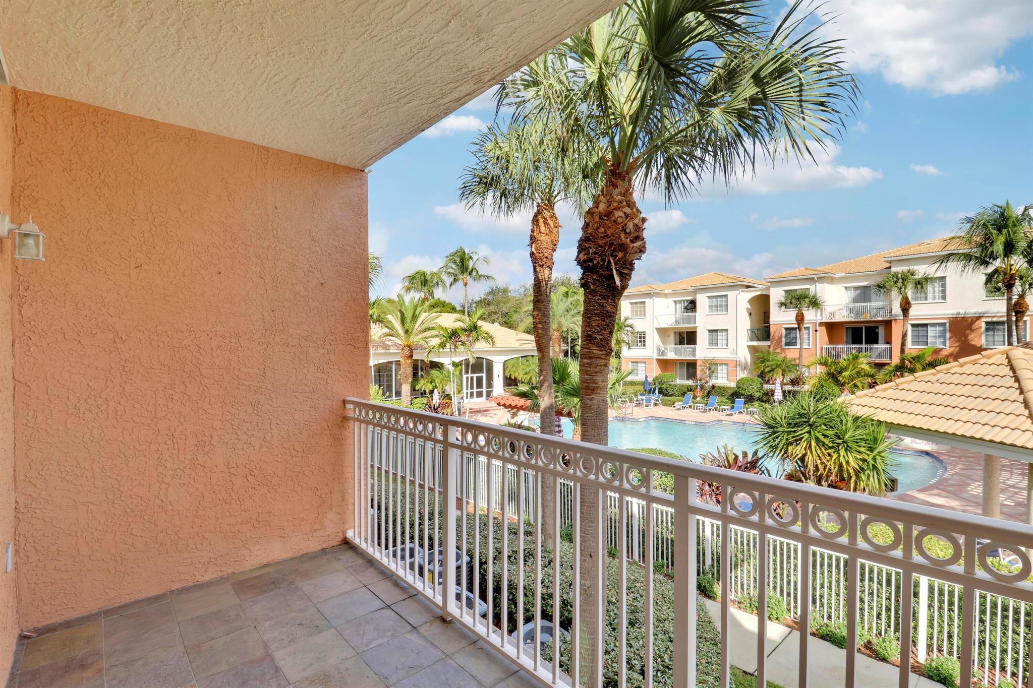 5206 Myrtlewood Circle E 5206