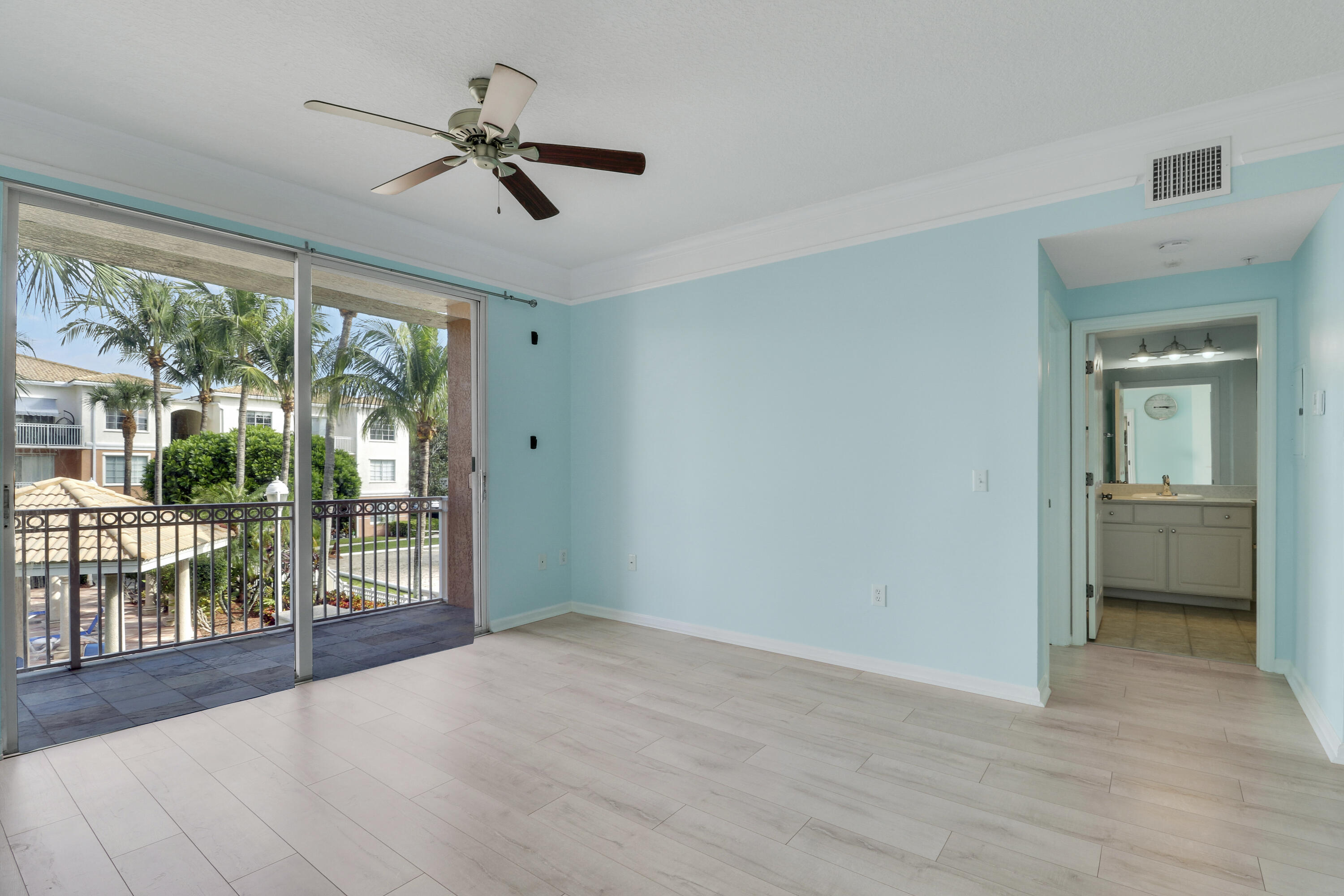 5206 Myrtlewood Circle E 5206