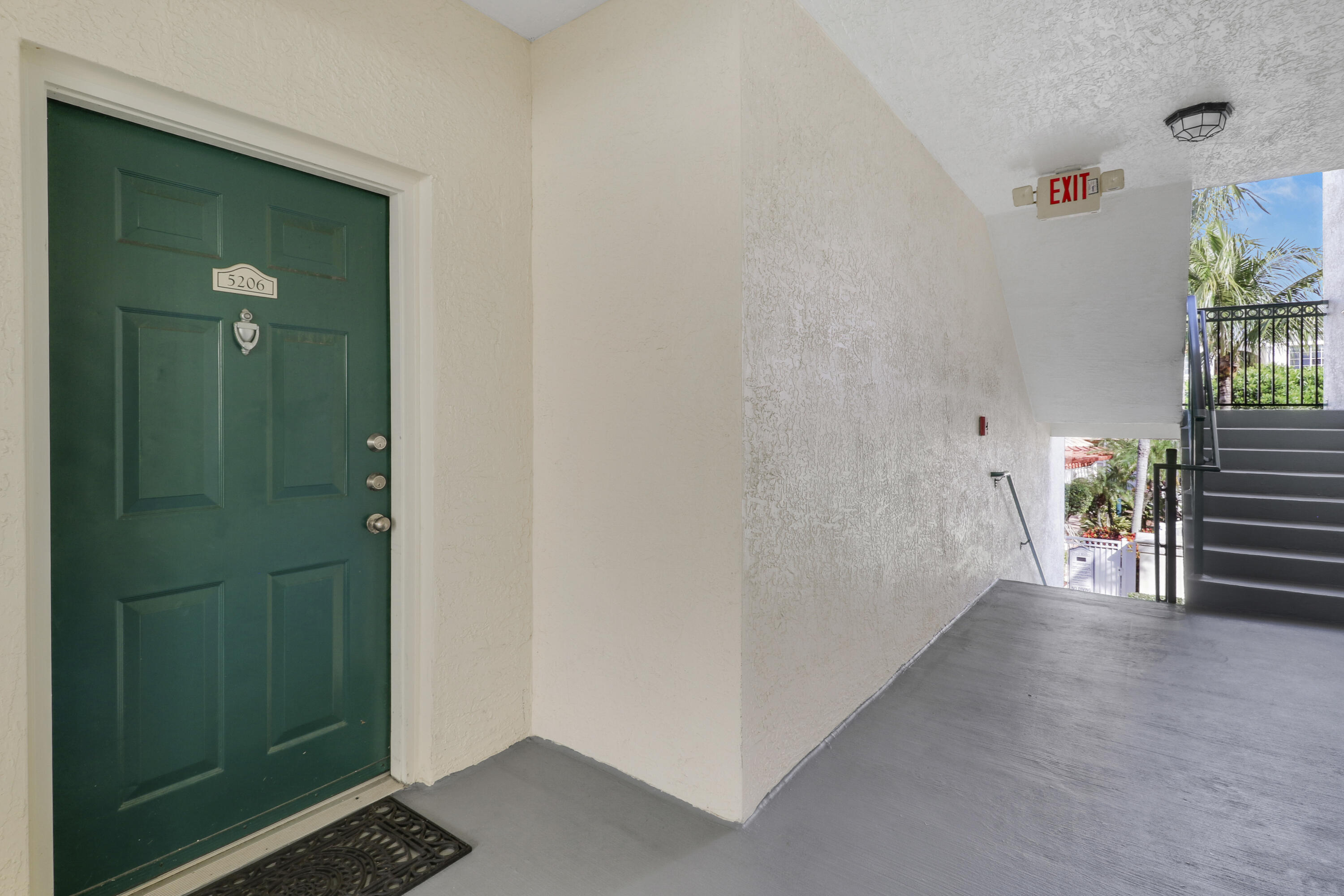 5206 Myrtlewood Circle E 5206