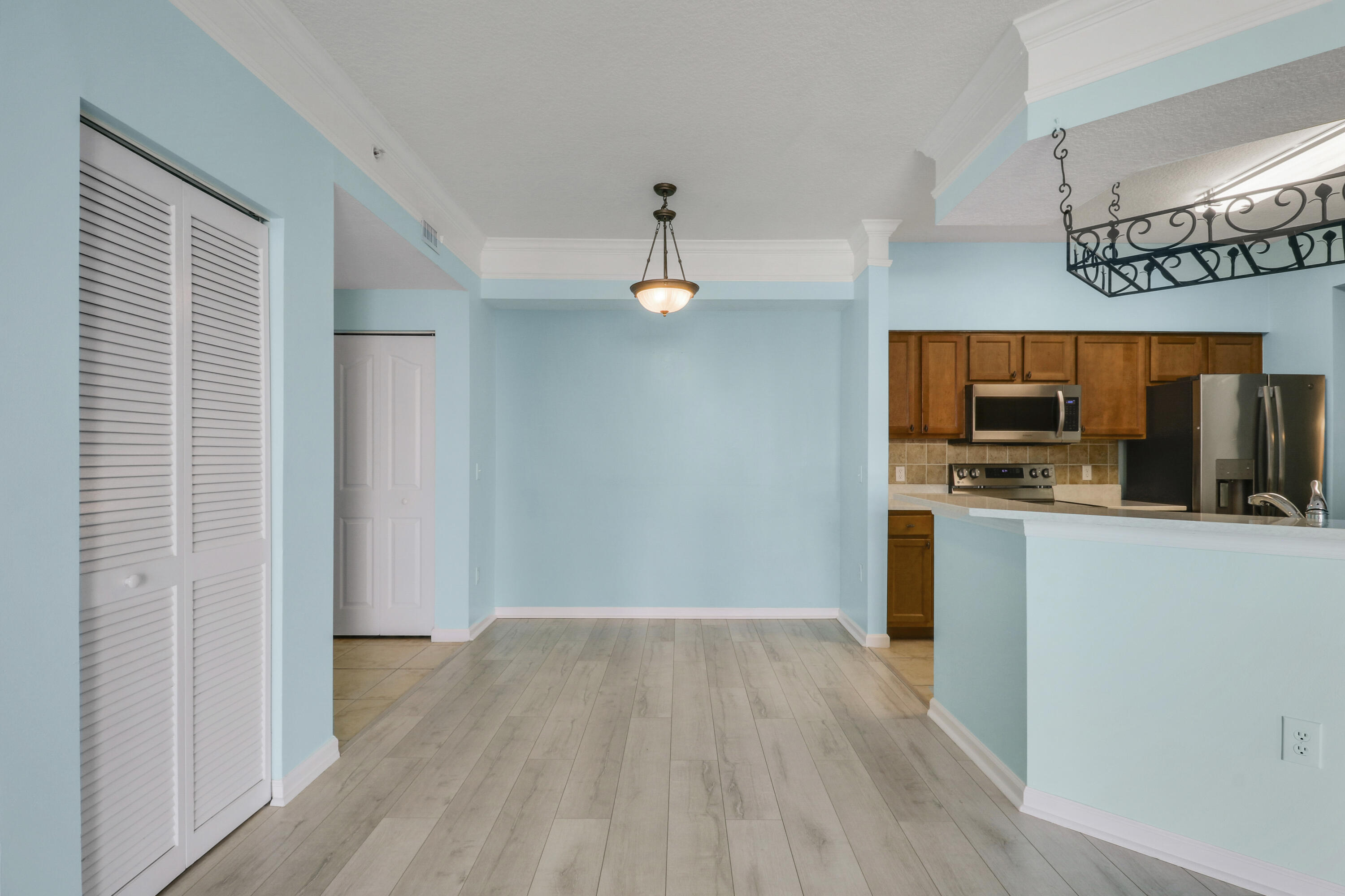 5206 Myrtlewood Circle E 5206
