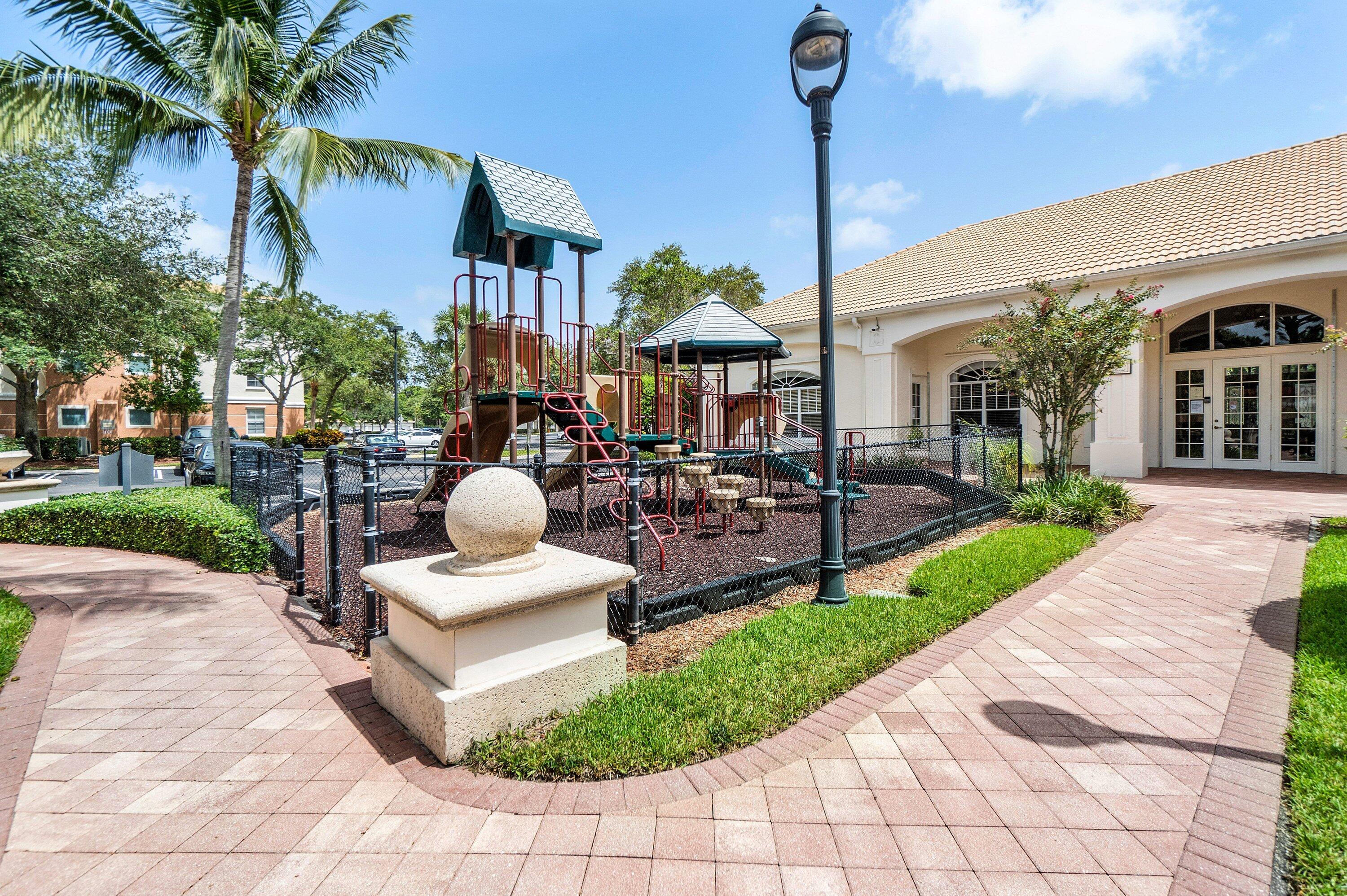 8211 Myrtlewood Circle W